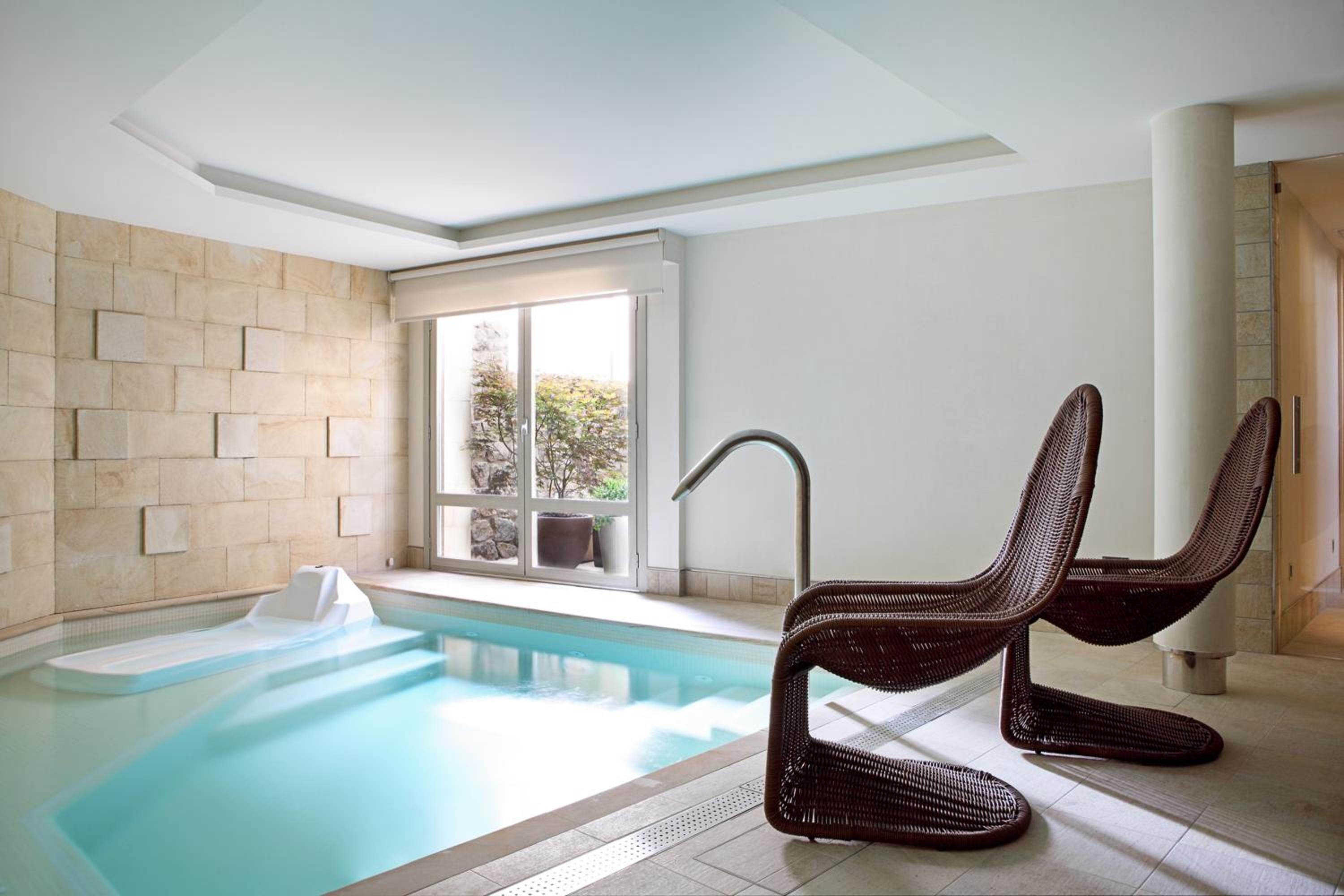 Suite with Spa Access photo 2