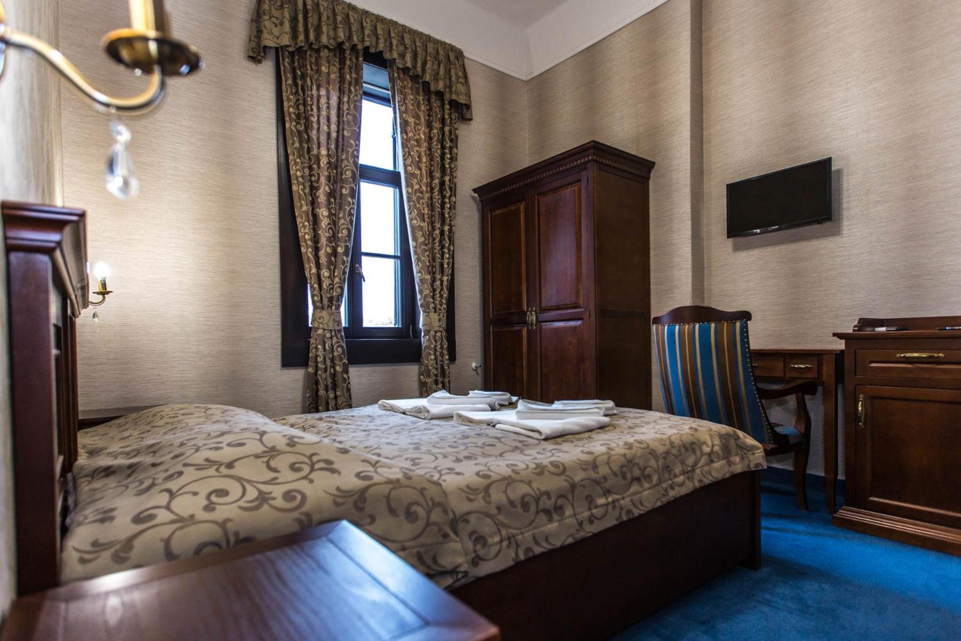 Standard Double or Twin Room - Photo 4