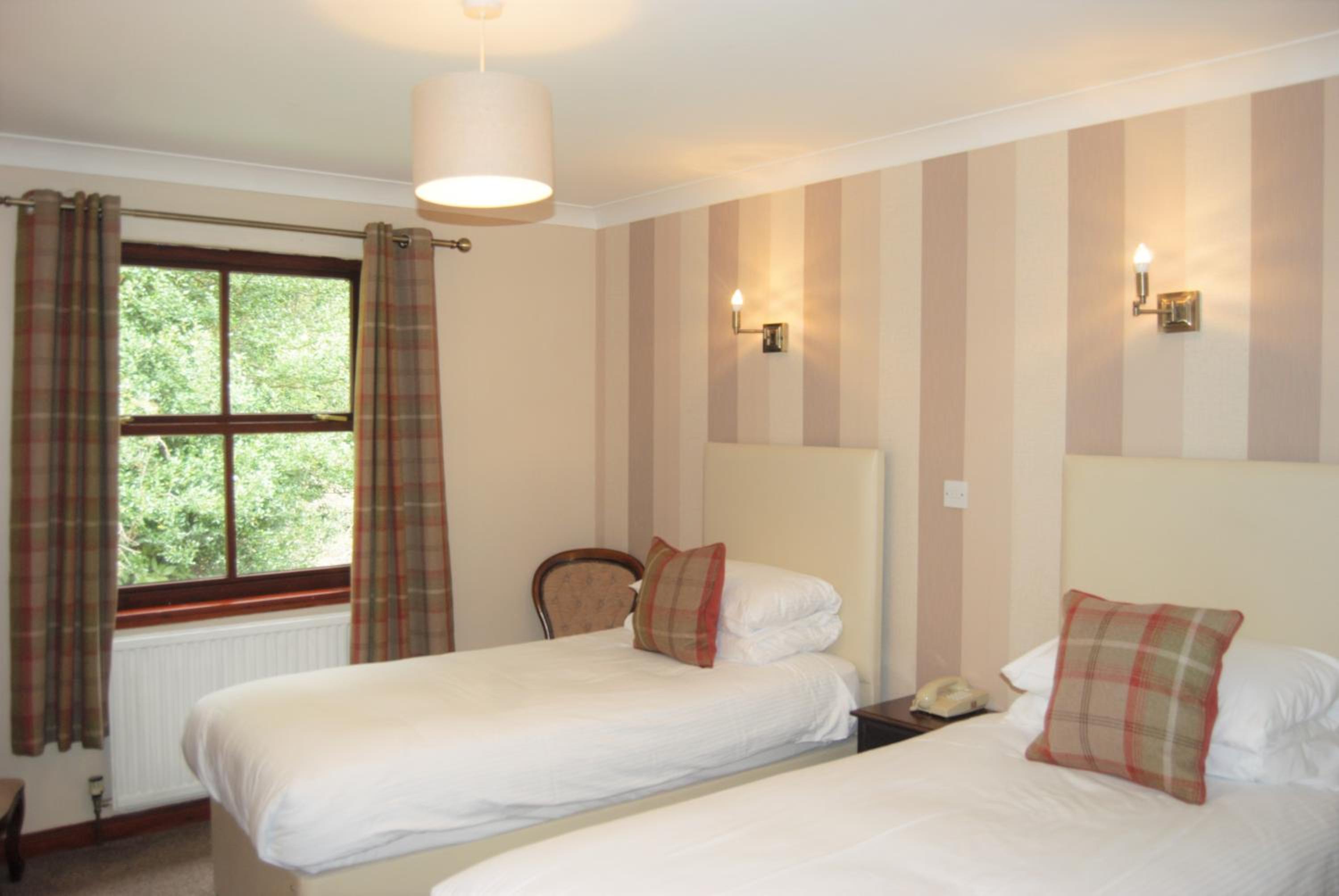 Twin Room - Photo 3