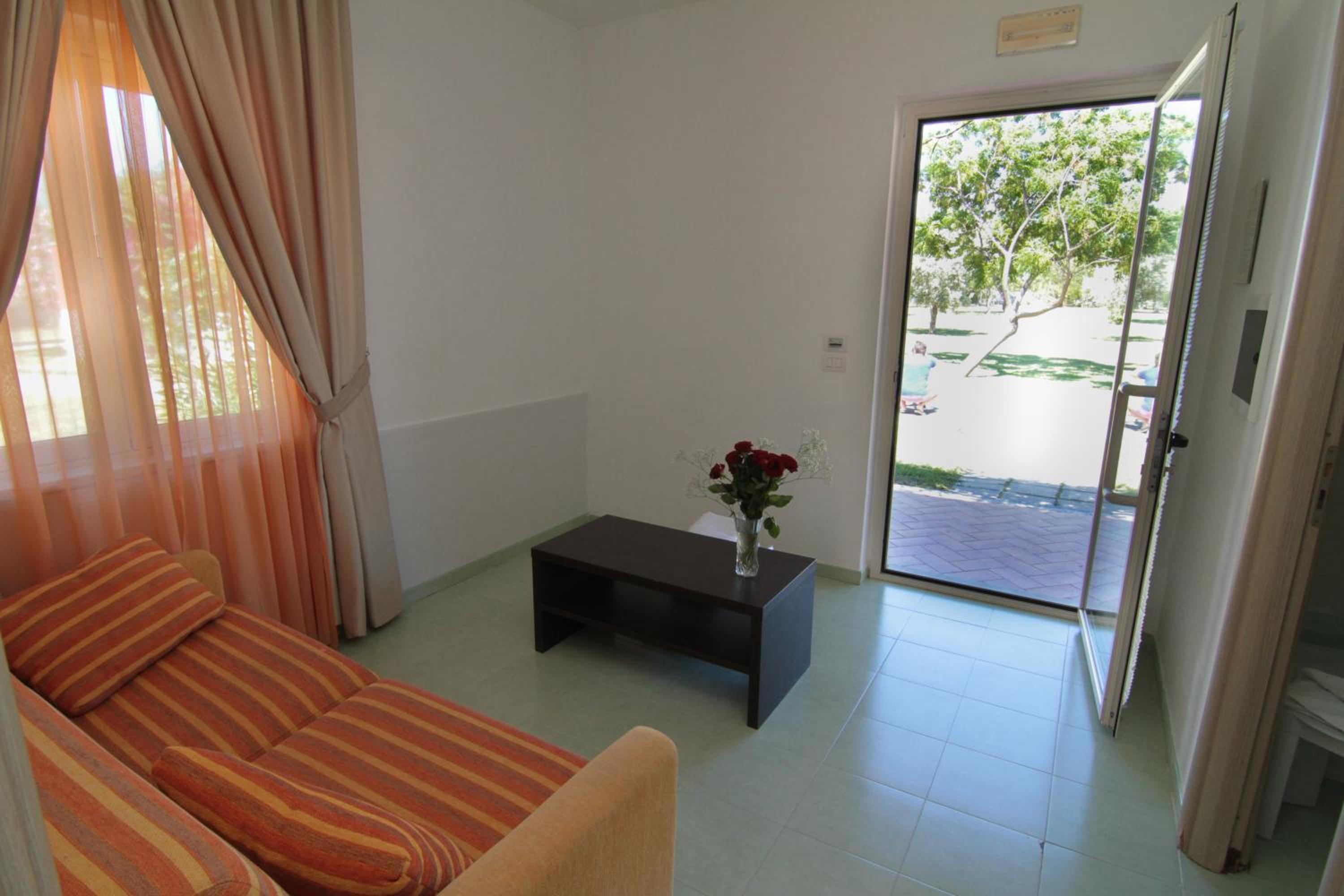 Standard Quadruple Room - Photo 21