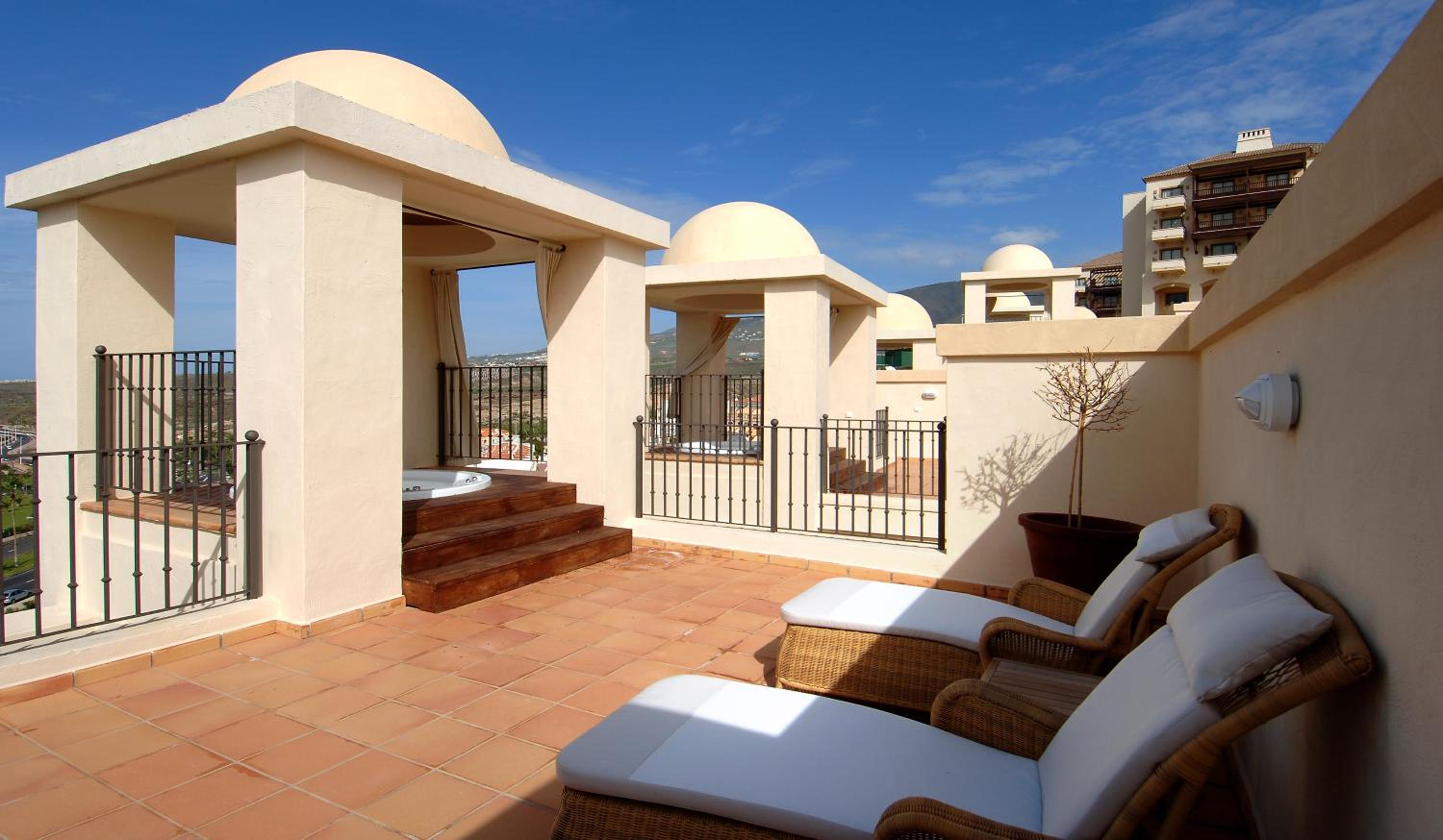 Deluxe Villa Solarium with Ocean View thumbnail 5