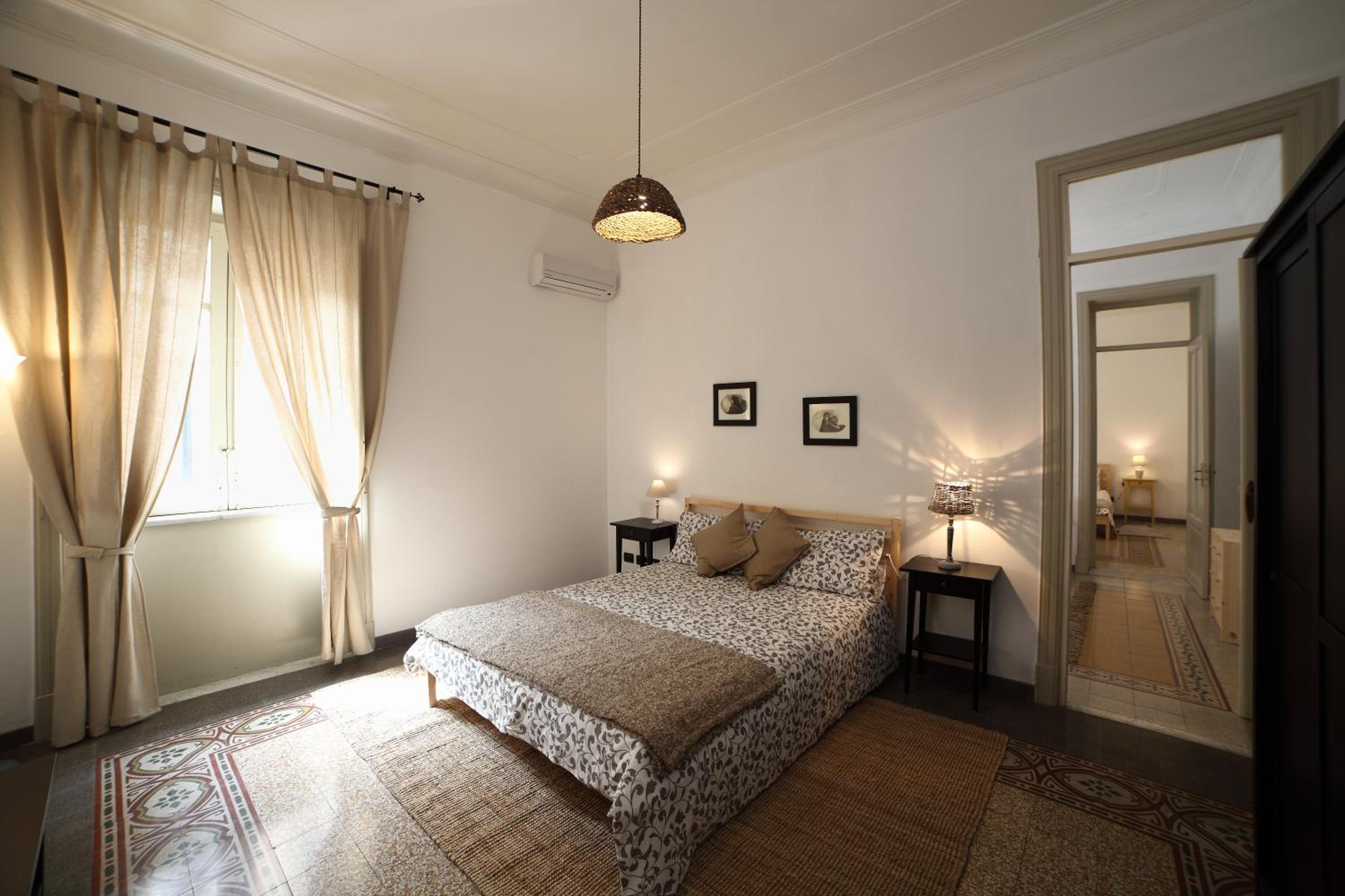 Apartment with Terrace - Photo 31