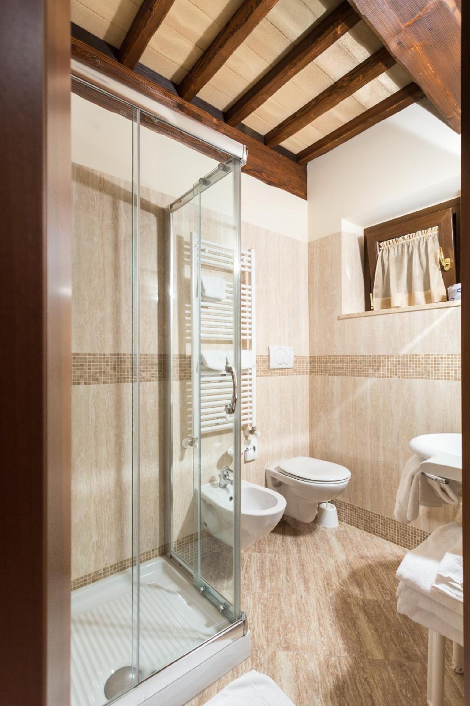 Superior Triple Room photo 2