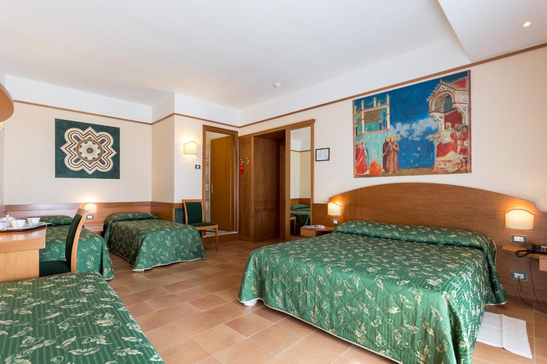 Standard Quadruple Room - Photo 1
