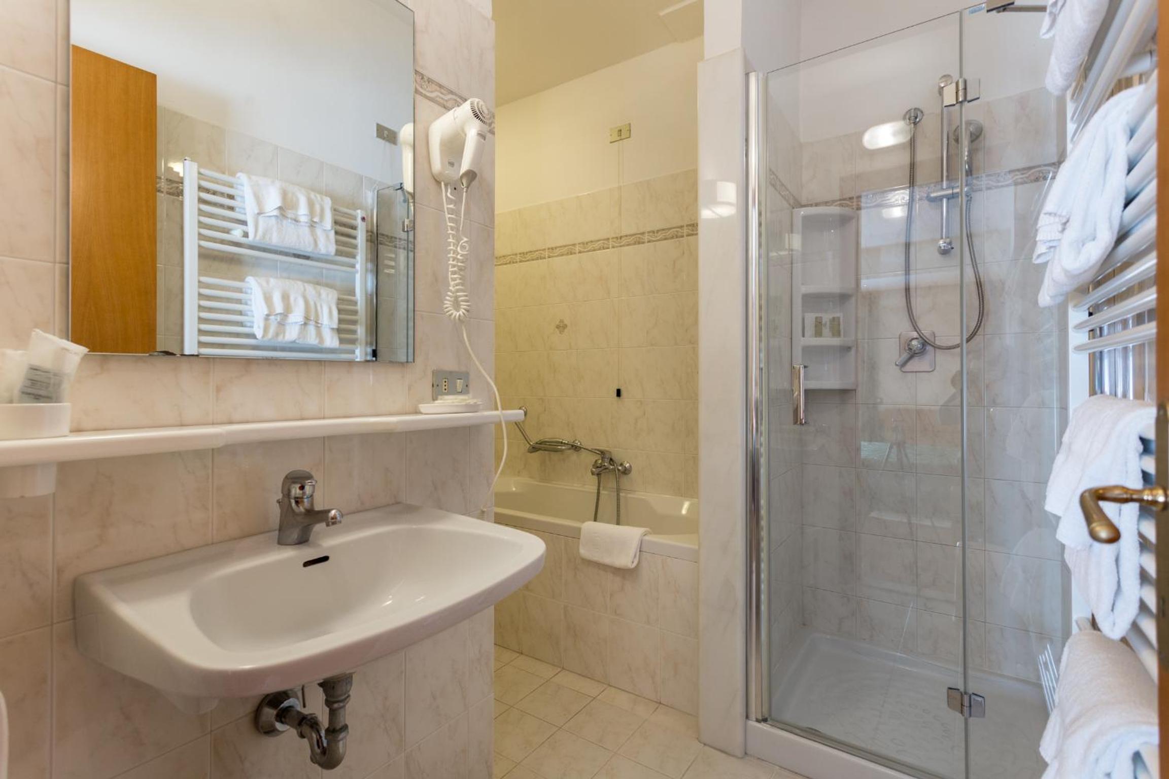 Standard Quadruple Room - Photo 2