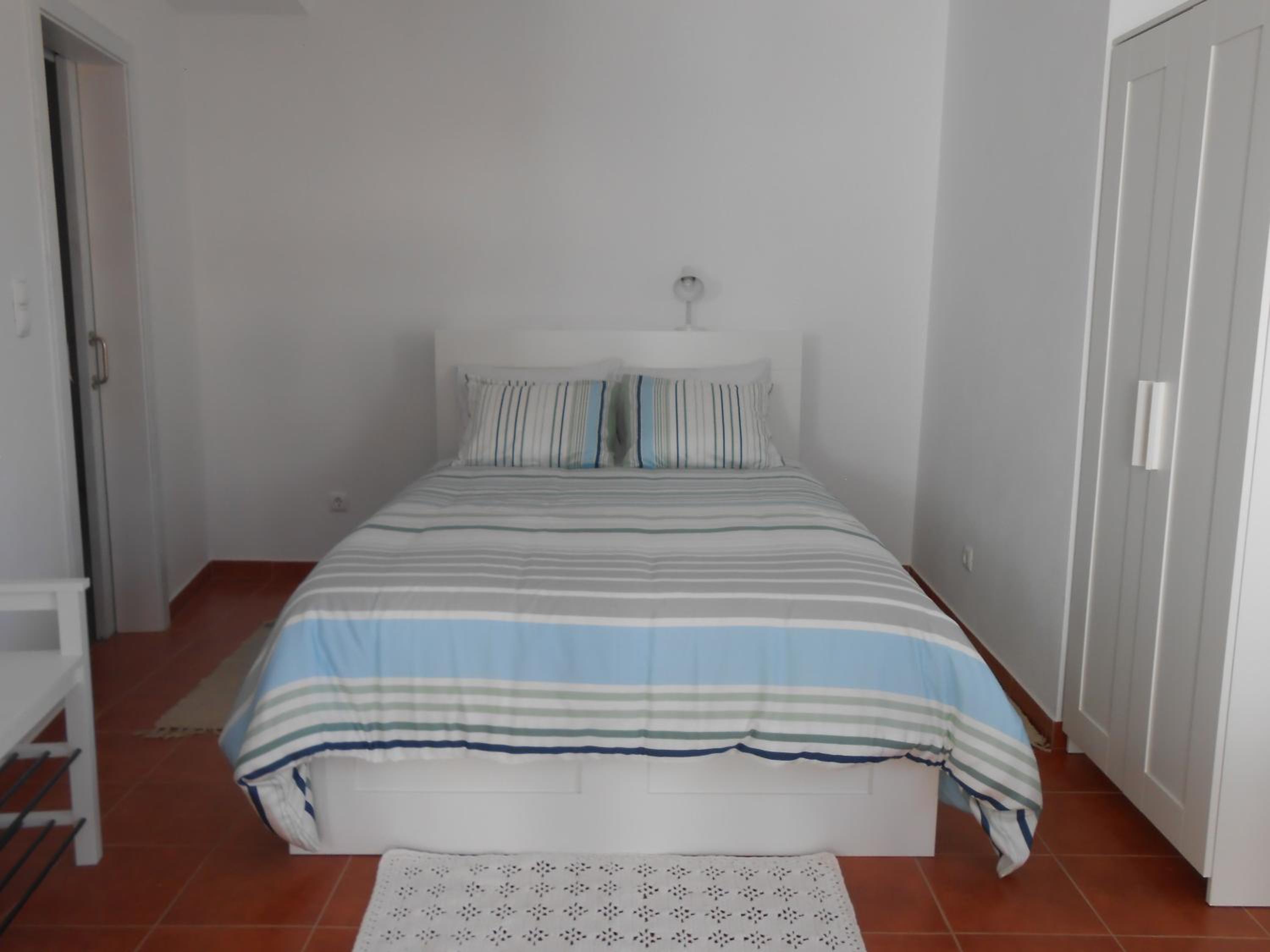 Studio Apartment - Photo 3
