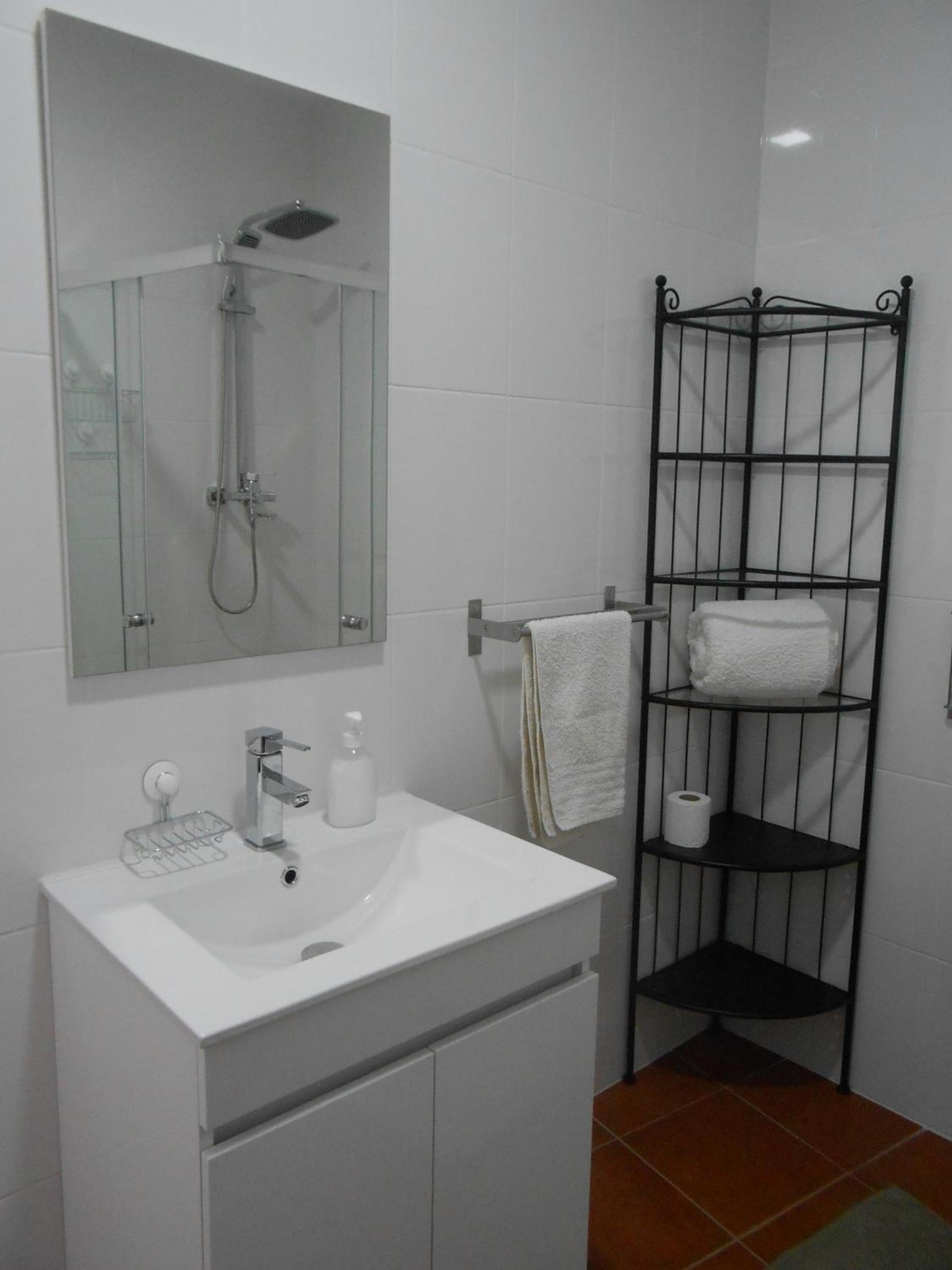 Studio Apartment - Photo 4