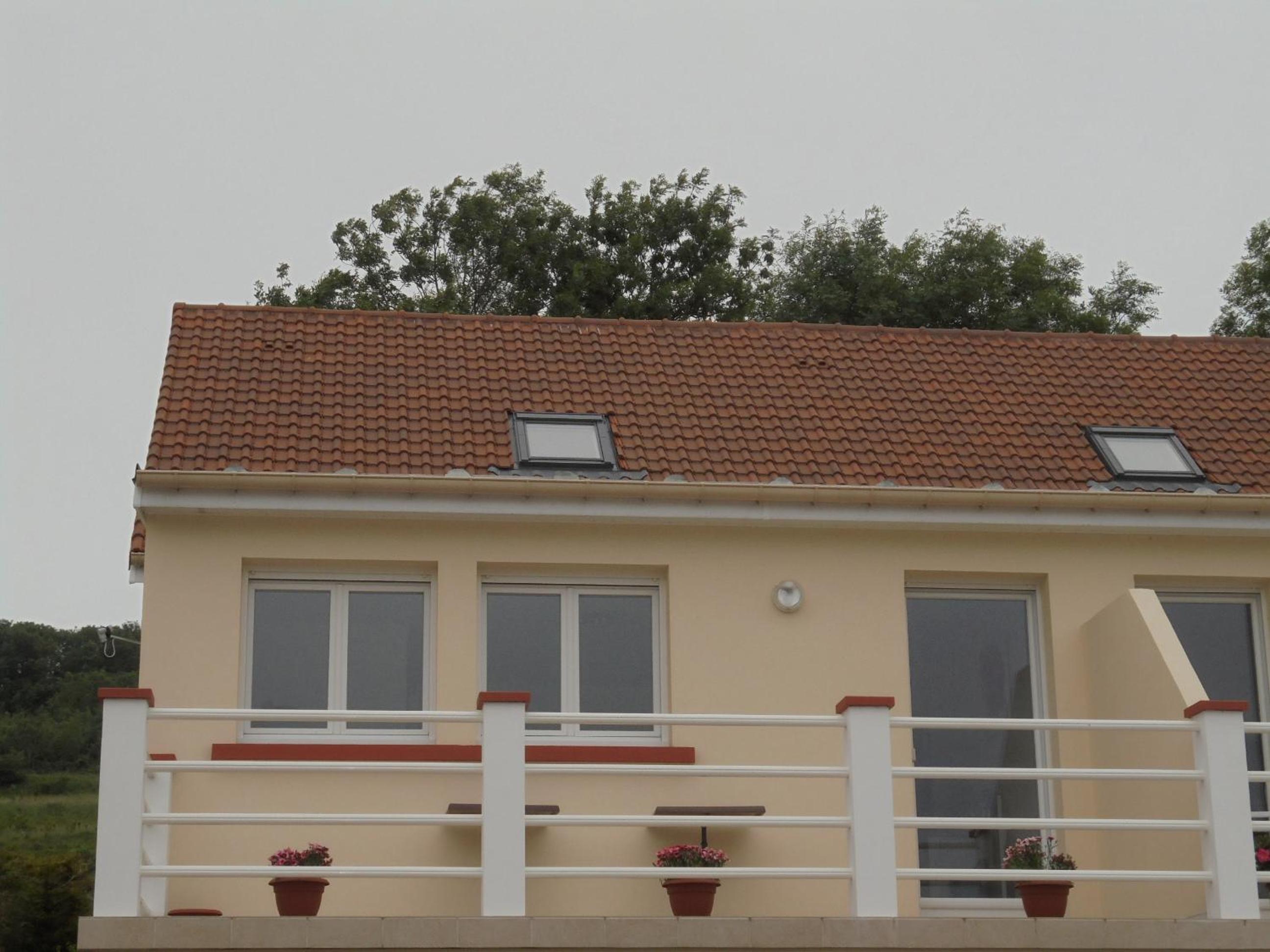 Three-Bedroom House photo 2