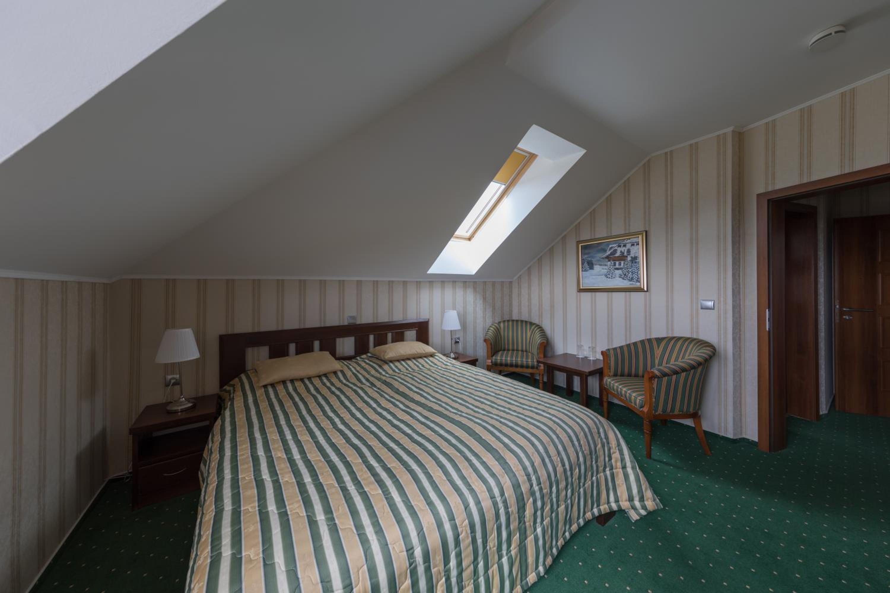 Deluxe Double or Twin Room - Photo 4