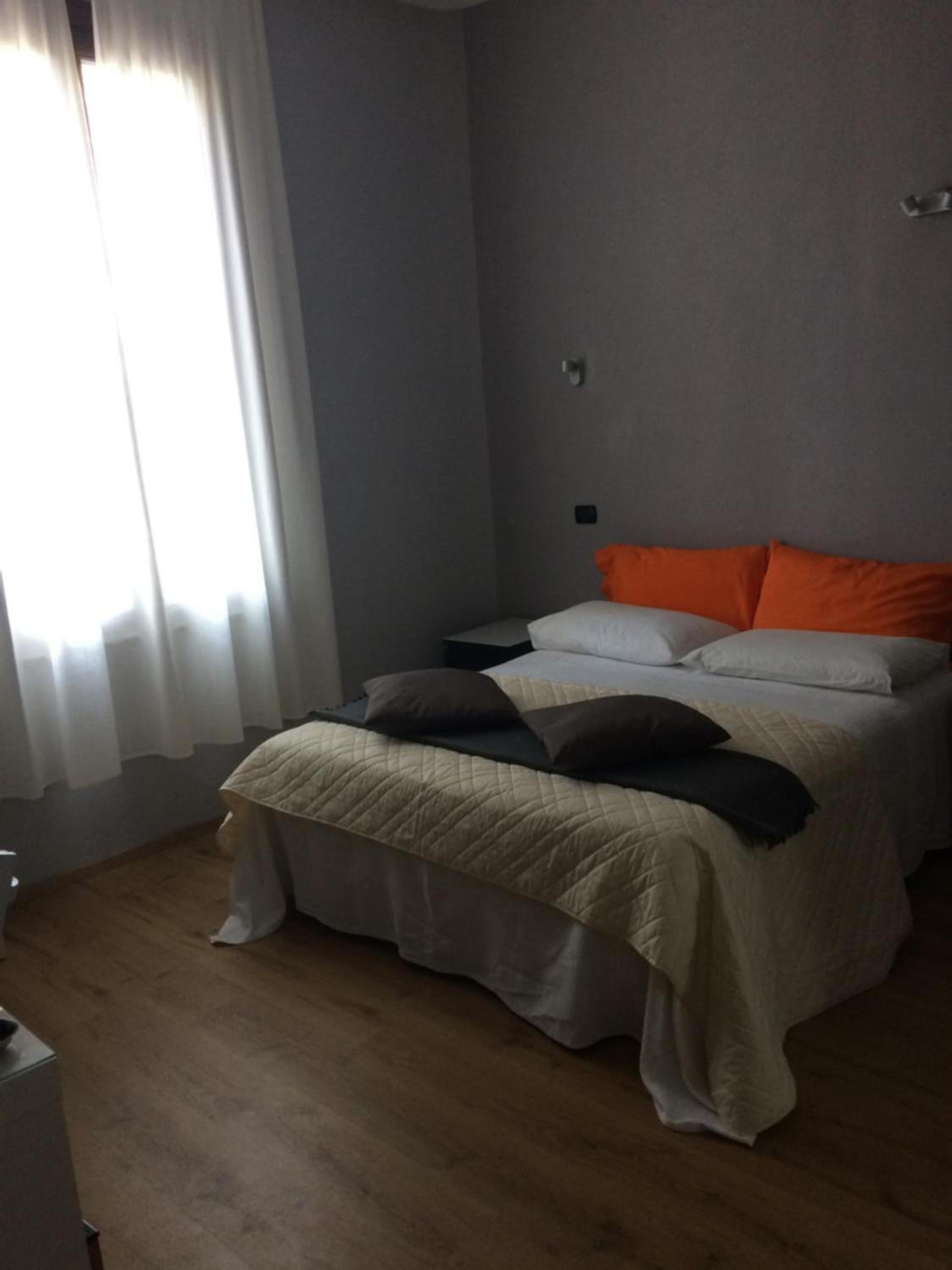 Double Room - Photo 2