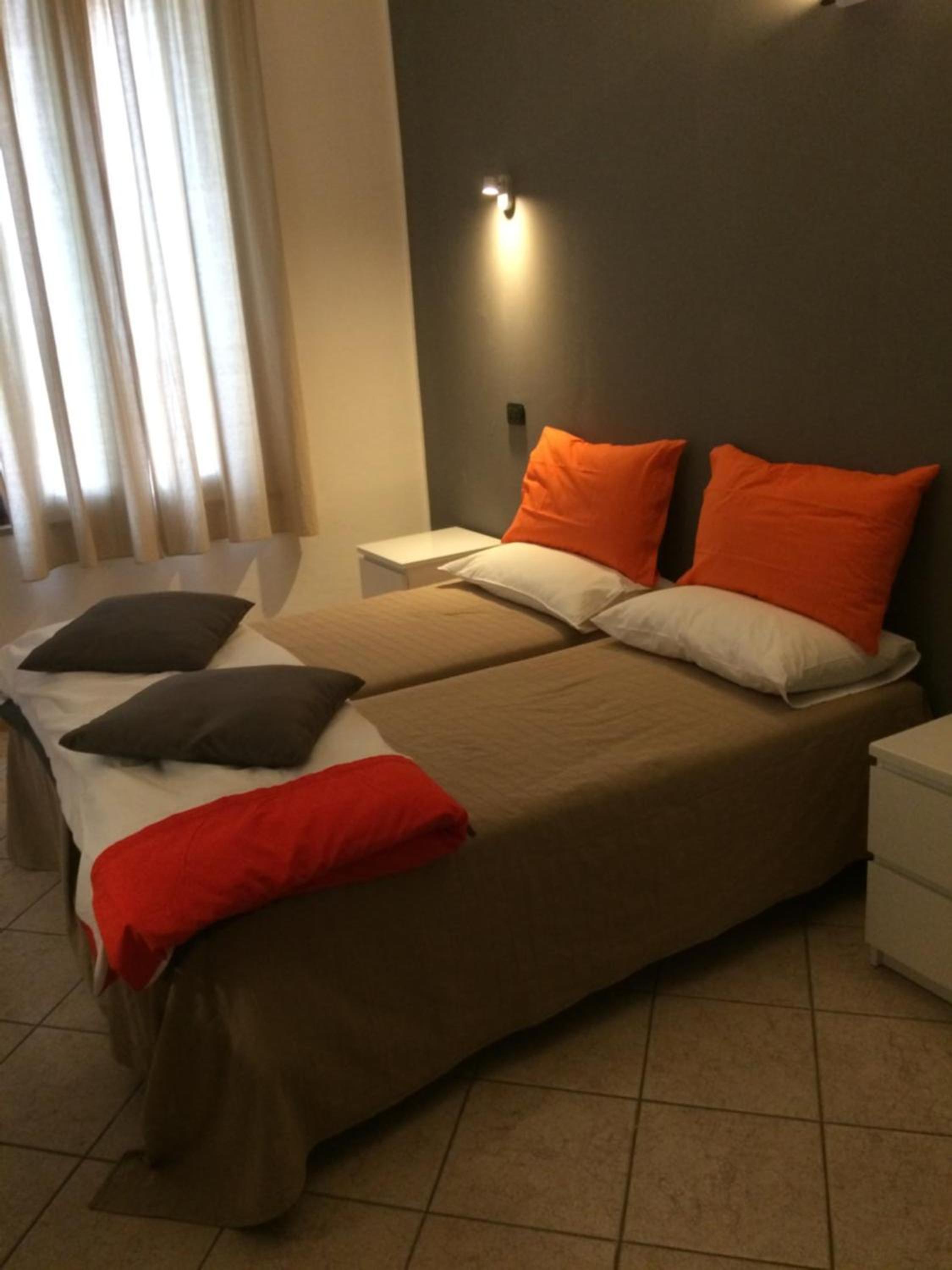 Twin Room - Photo 5