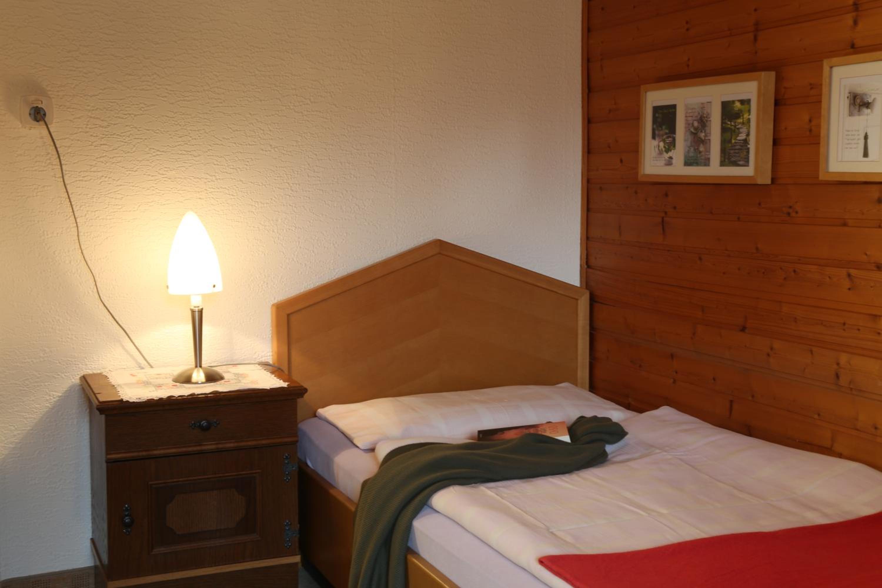 Standard Single Room with Shared Bathroom photo 2