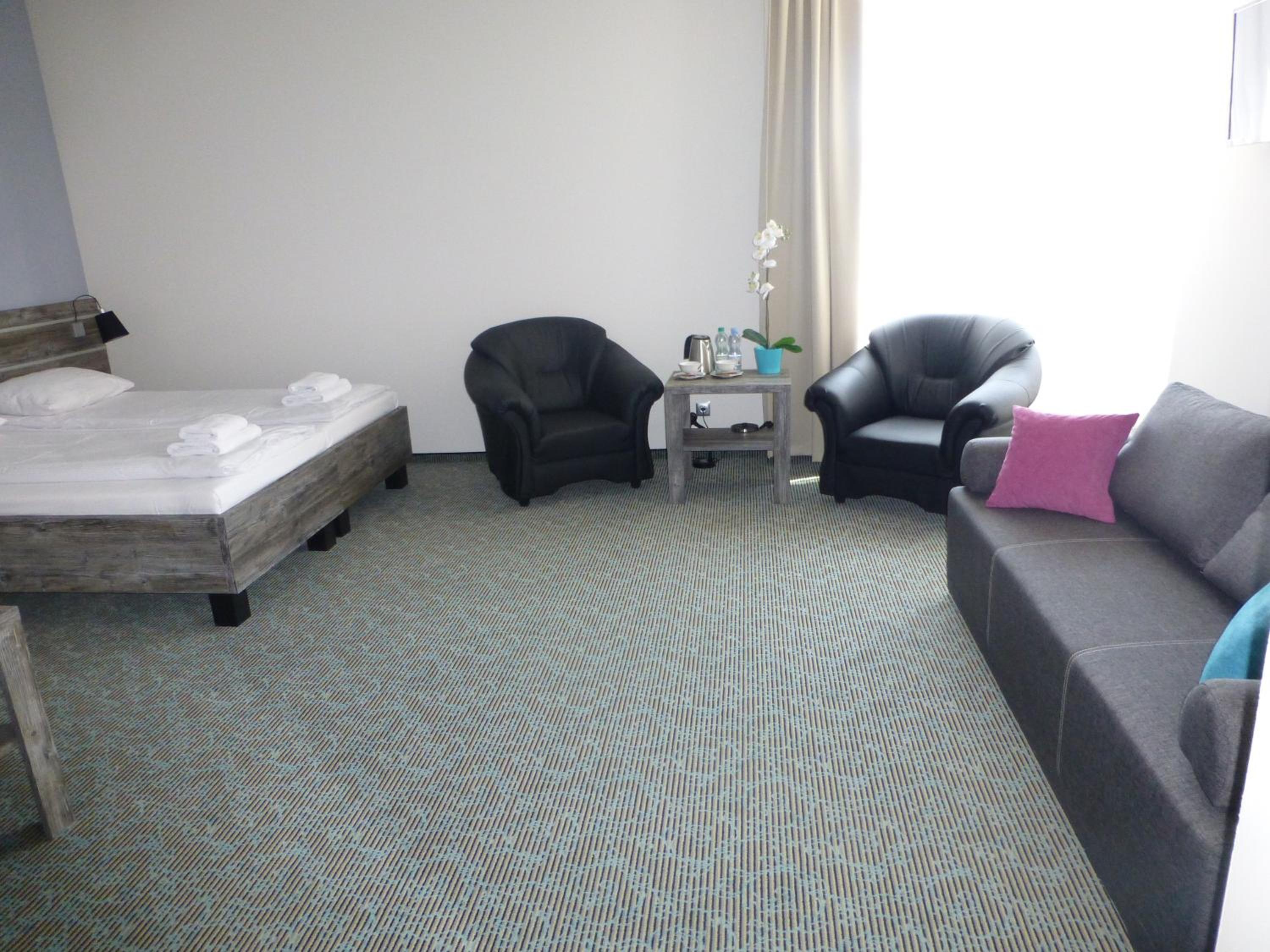 Triple Room with Balcony - Photo 9