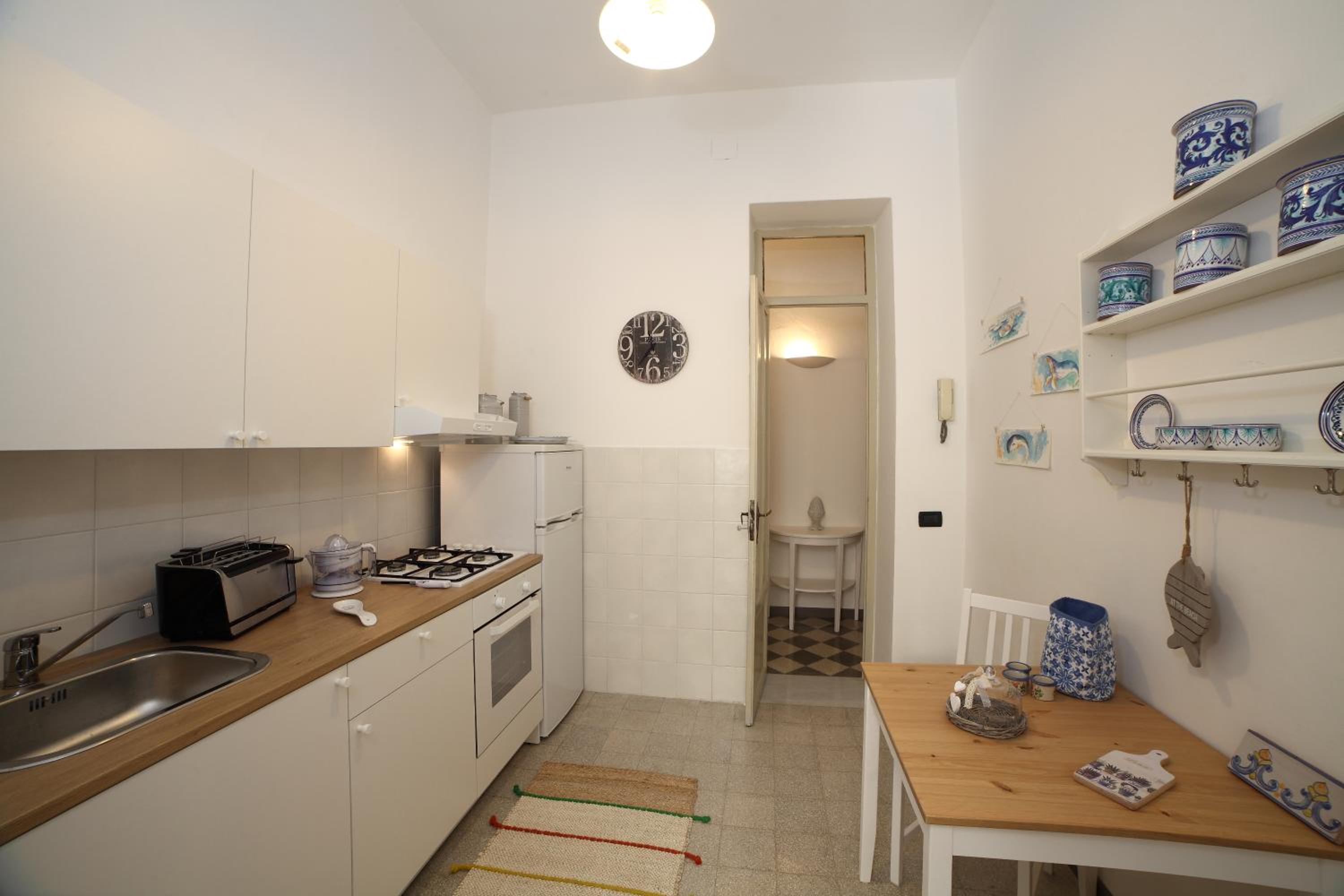 Apartment with Terrace - Photo 29
