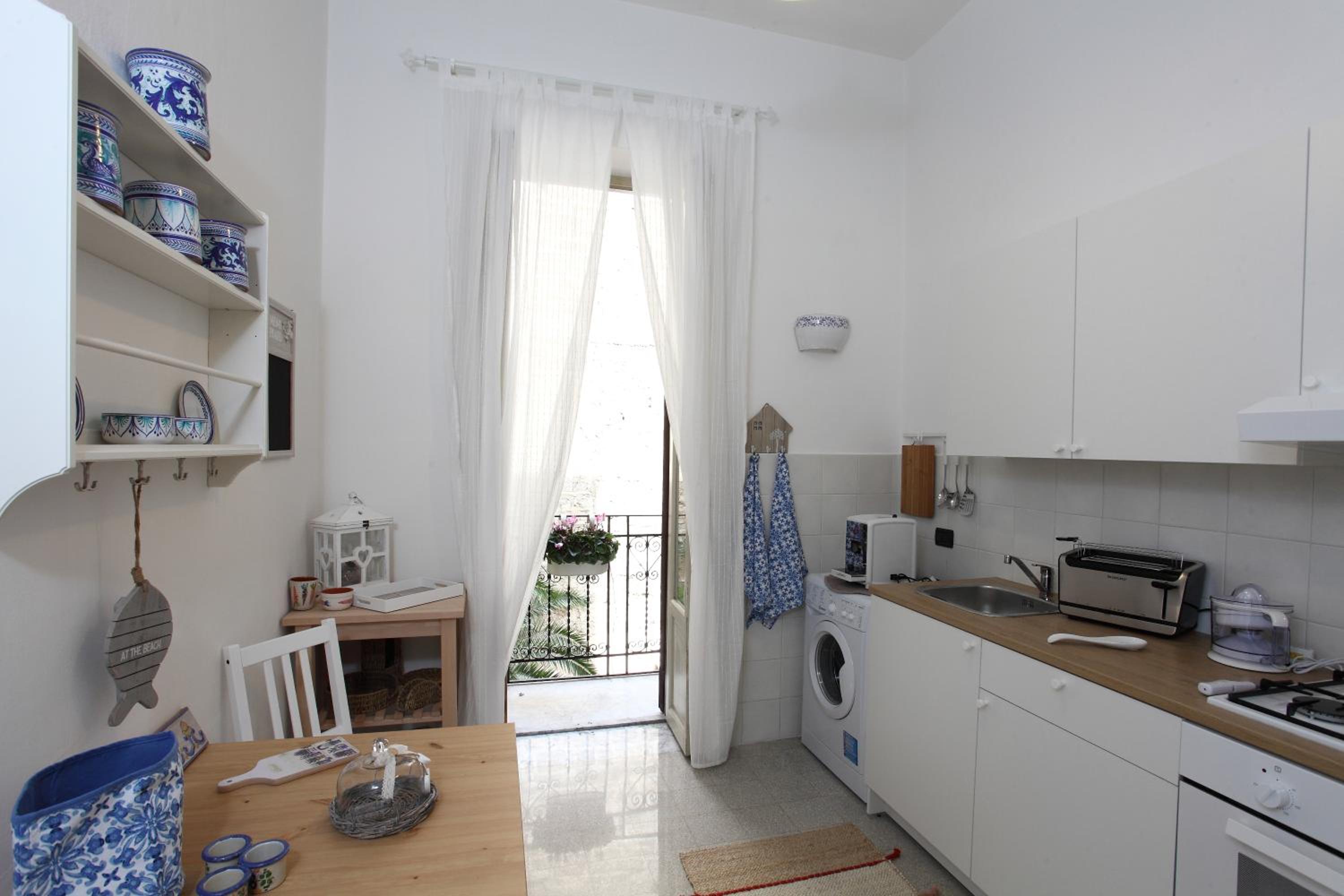 Apartment with Terrace - Photo 28
