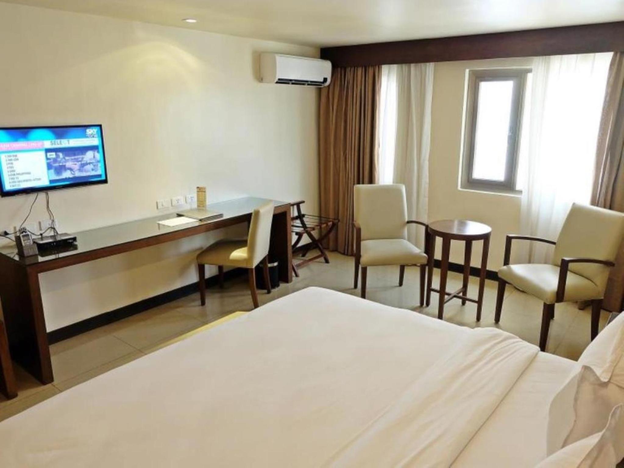Deluxe King Room photo 3
