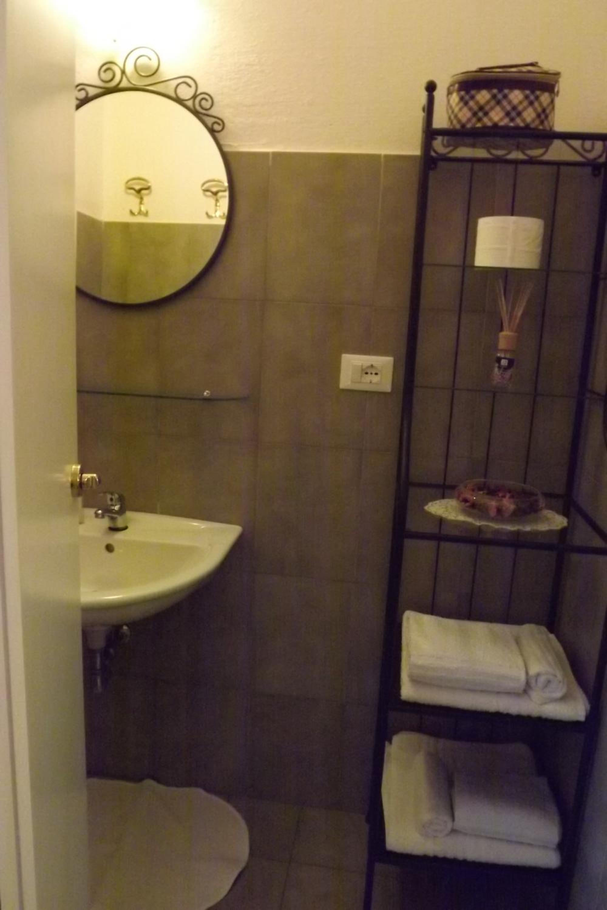 Comfort Room - Photo 11