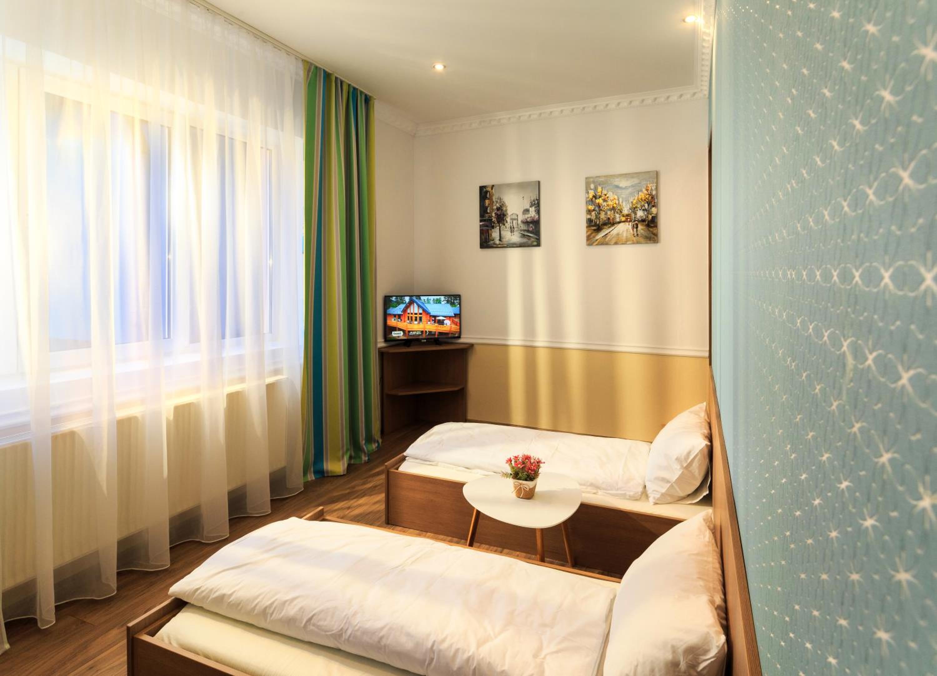 One-Bedroom Suite - Photo 15
