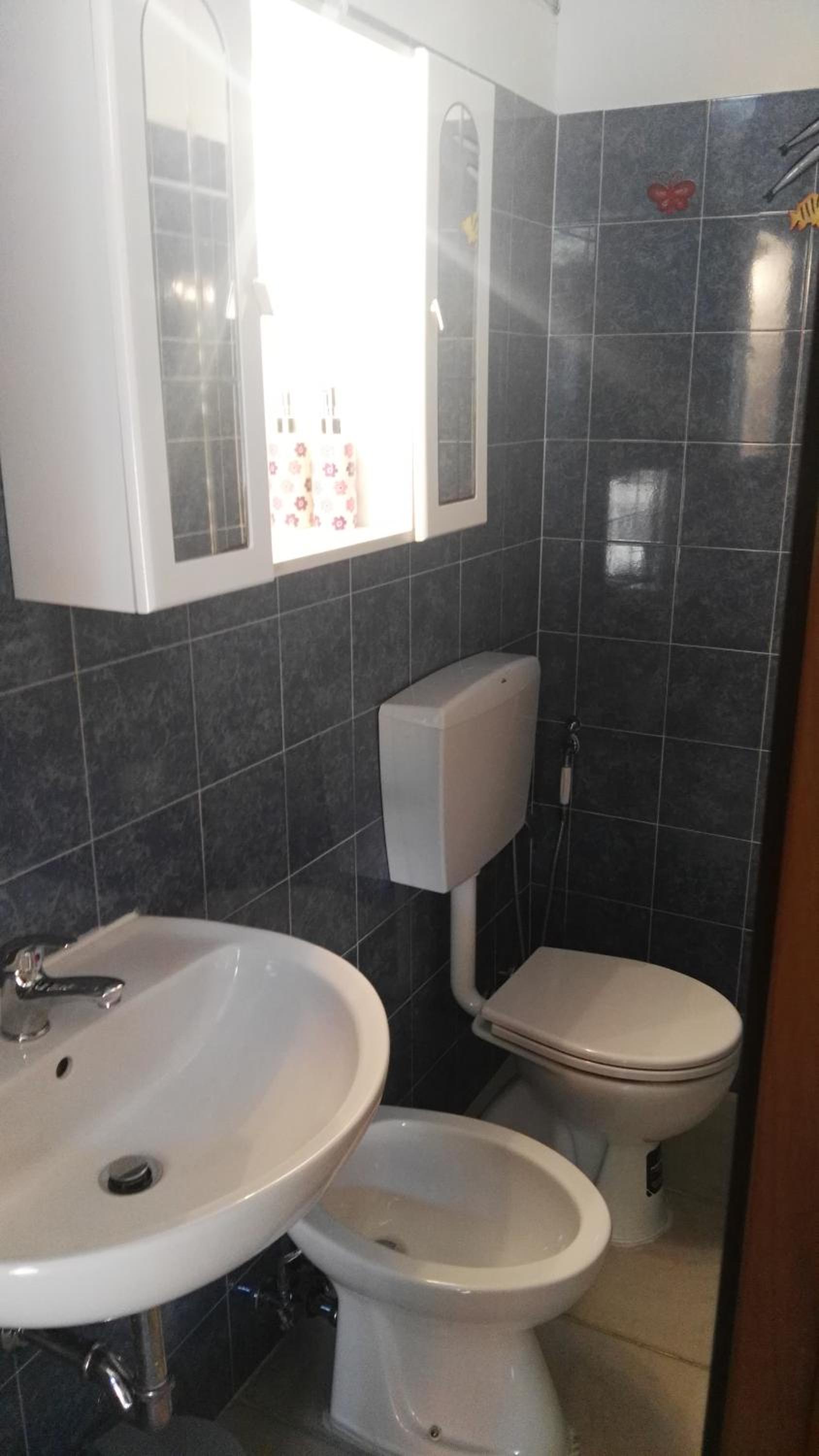 Double Room with Private Bathroom - Photo 10