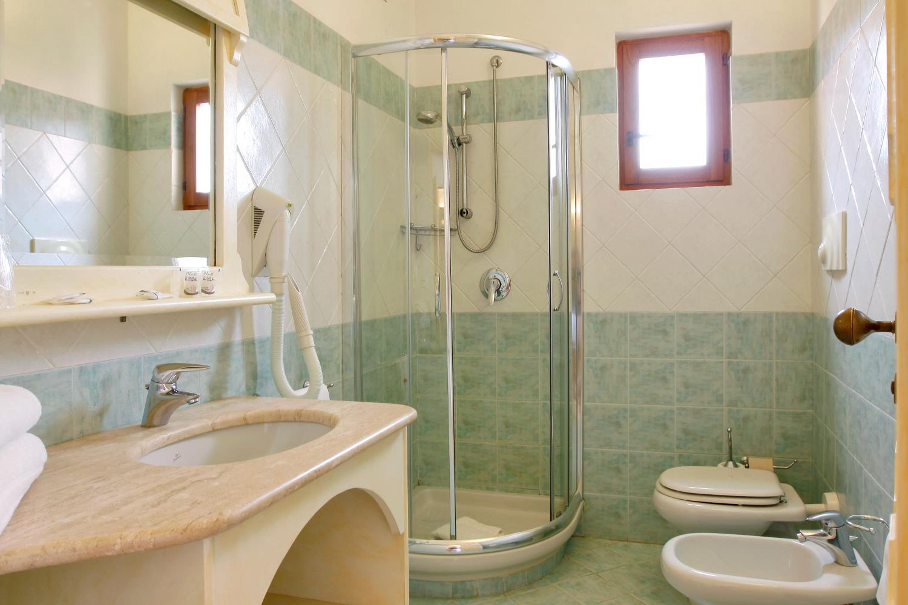 Double or Twin Room - Photo 2