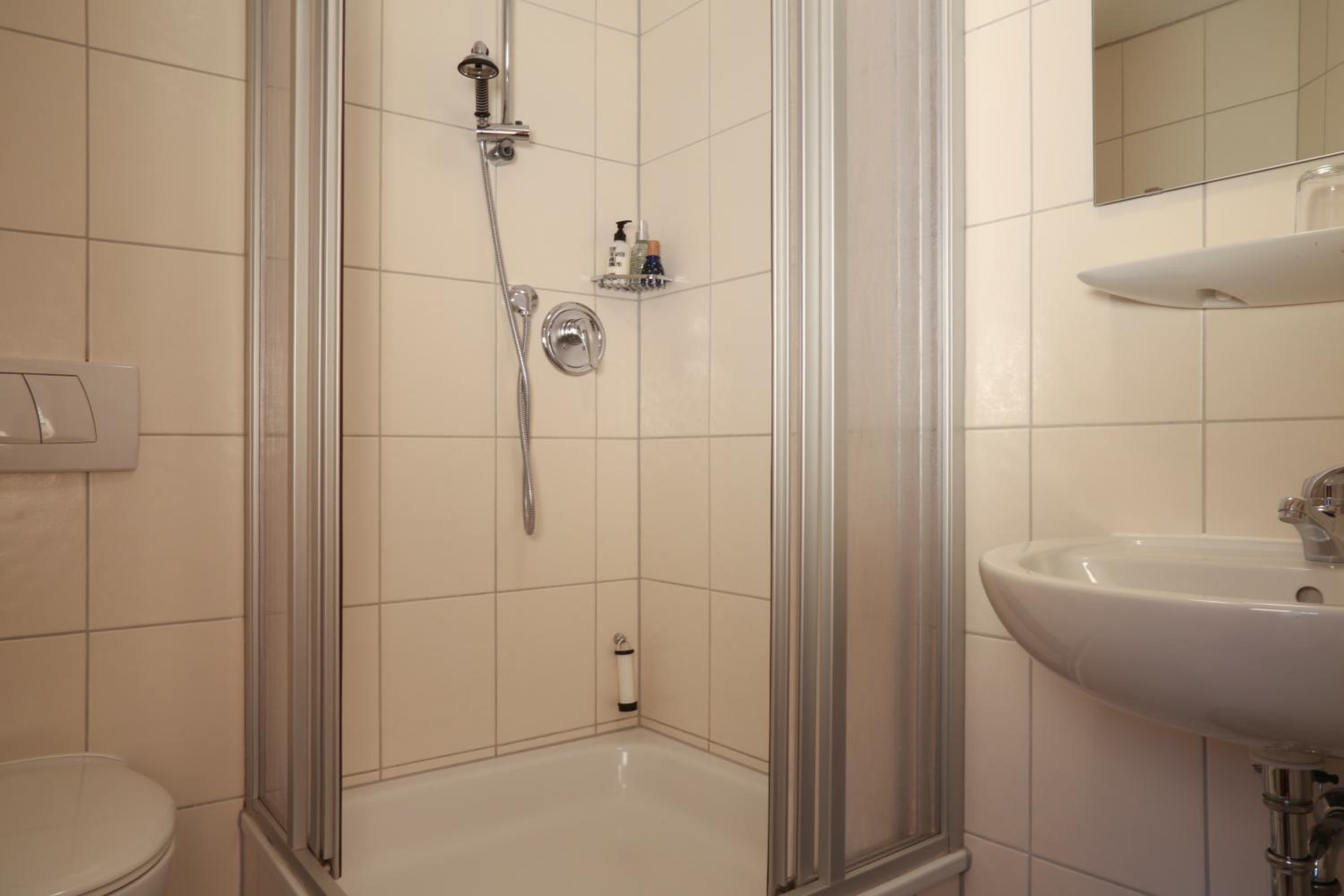 Single Room with Shower and Balcony photo 2