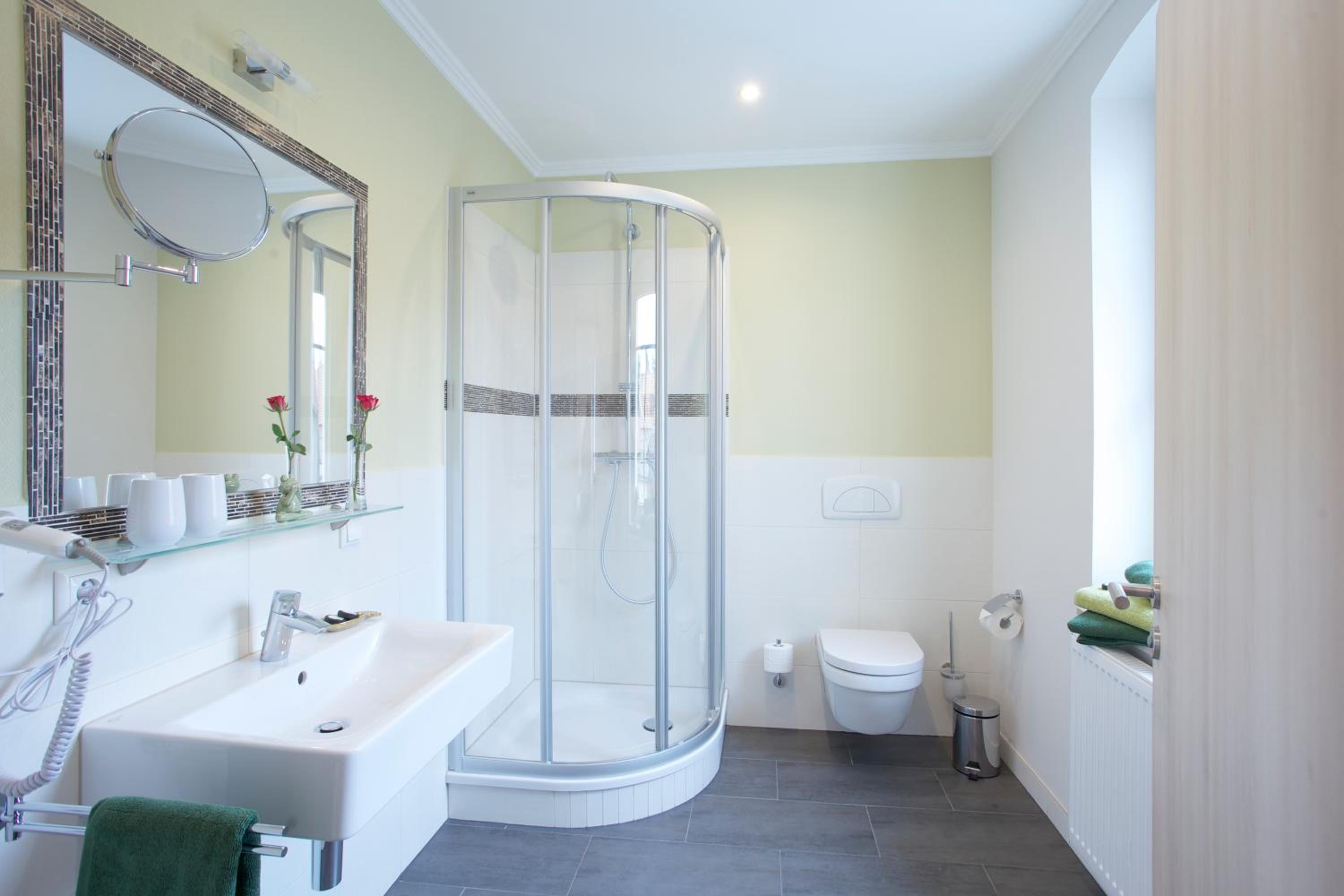 Double Room with Private Bathroom - Photo 7