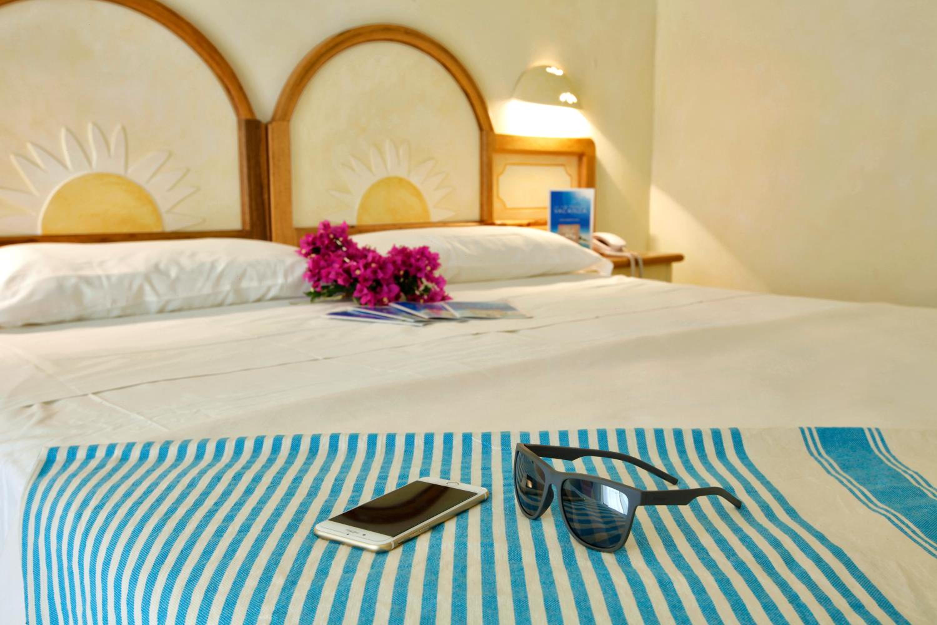 Double or Twin Room - Photo 5