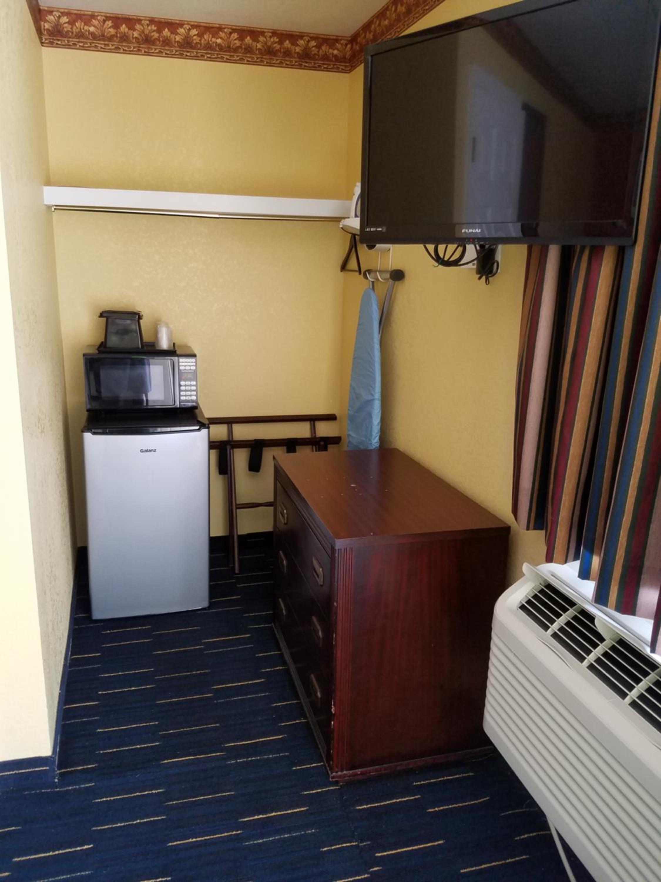 Queen Room photo 1