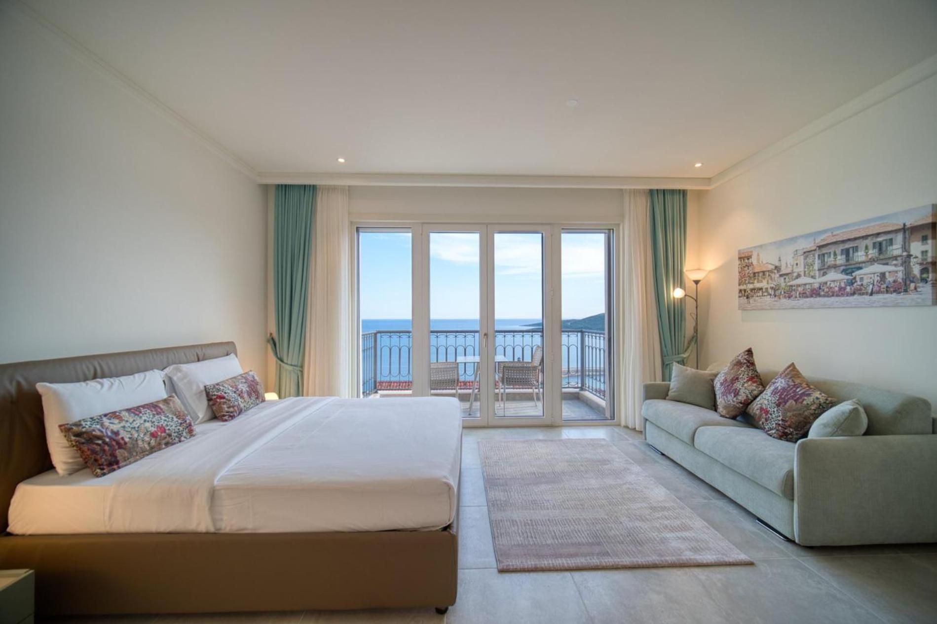 Studio Apartment with Sea View