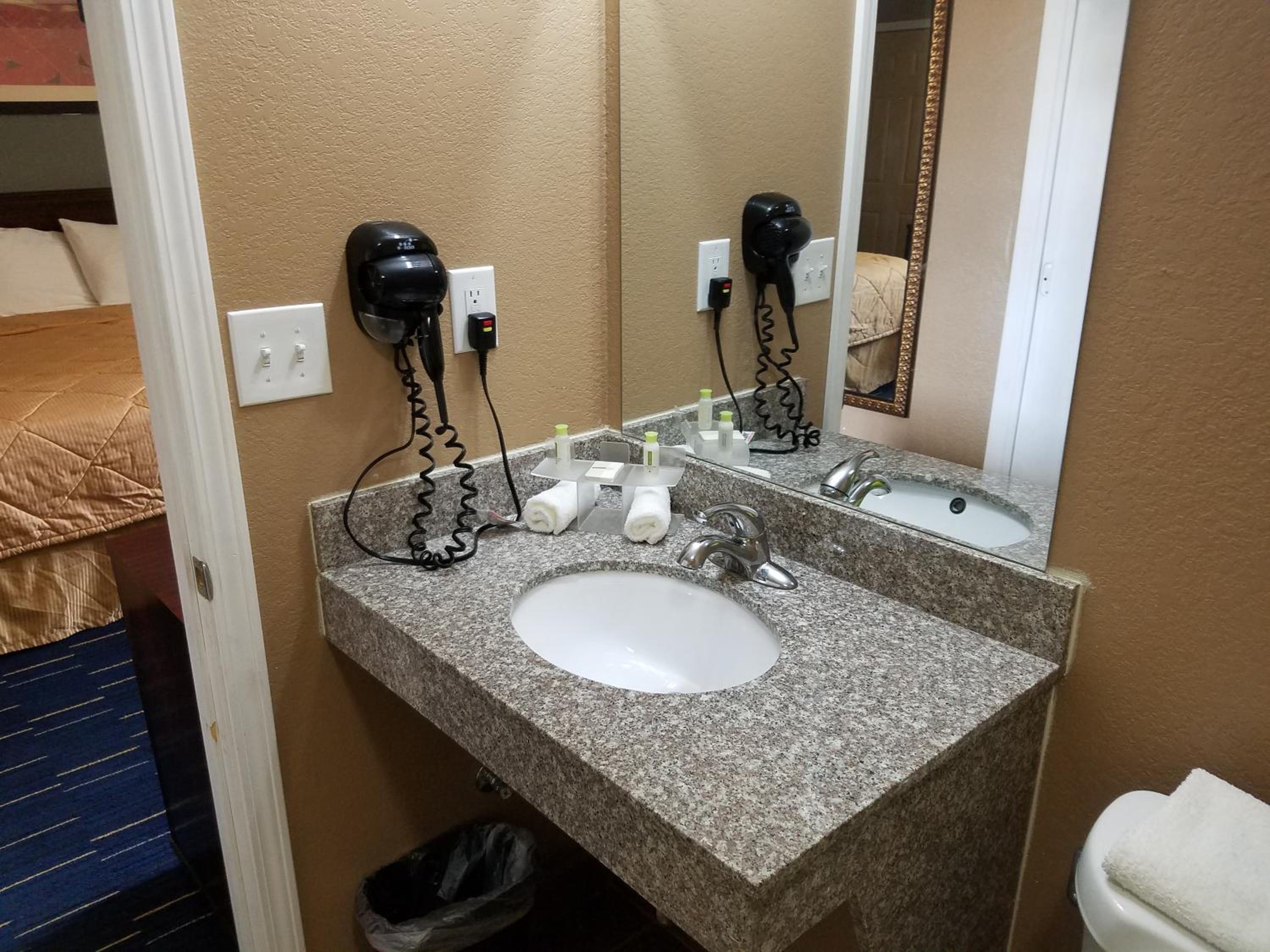 King Room - Disability Access photo 2