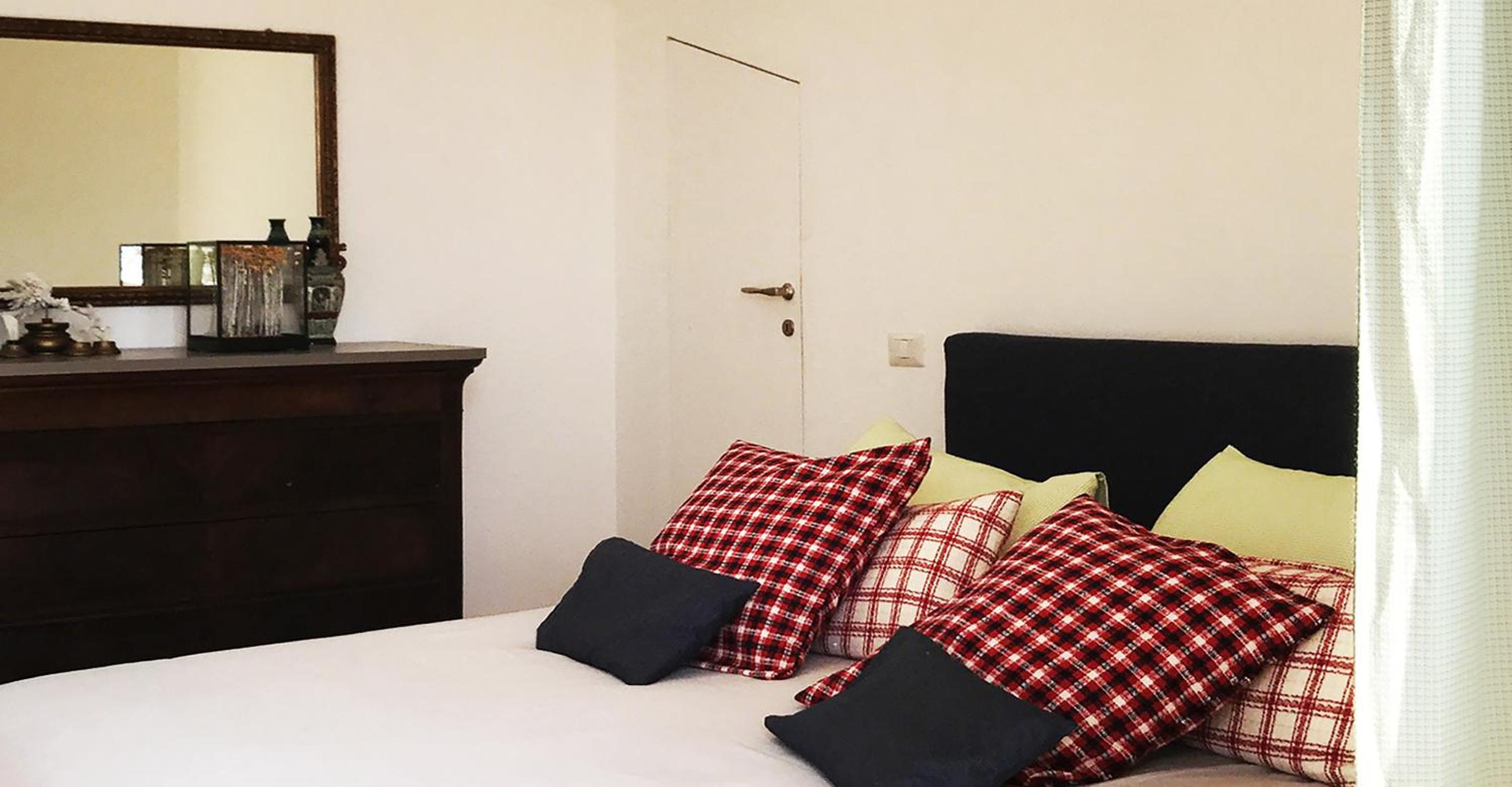 Large Double Room - Photo 4