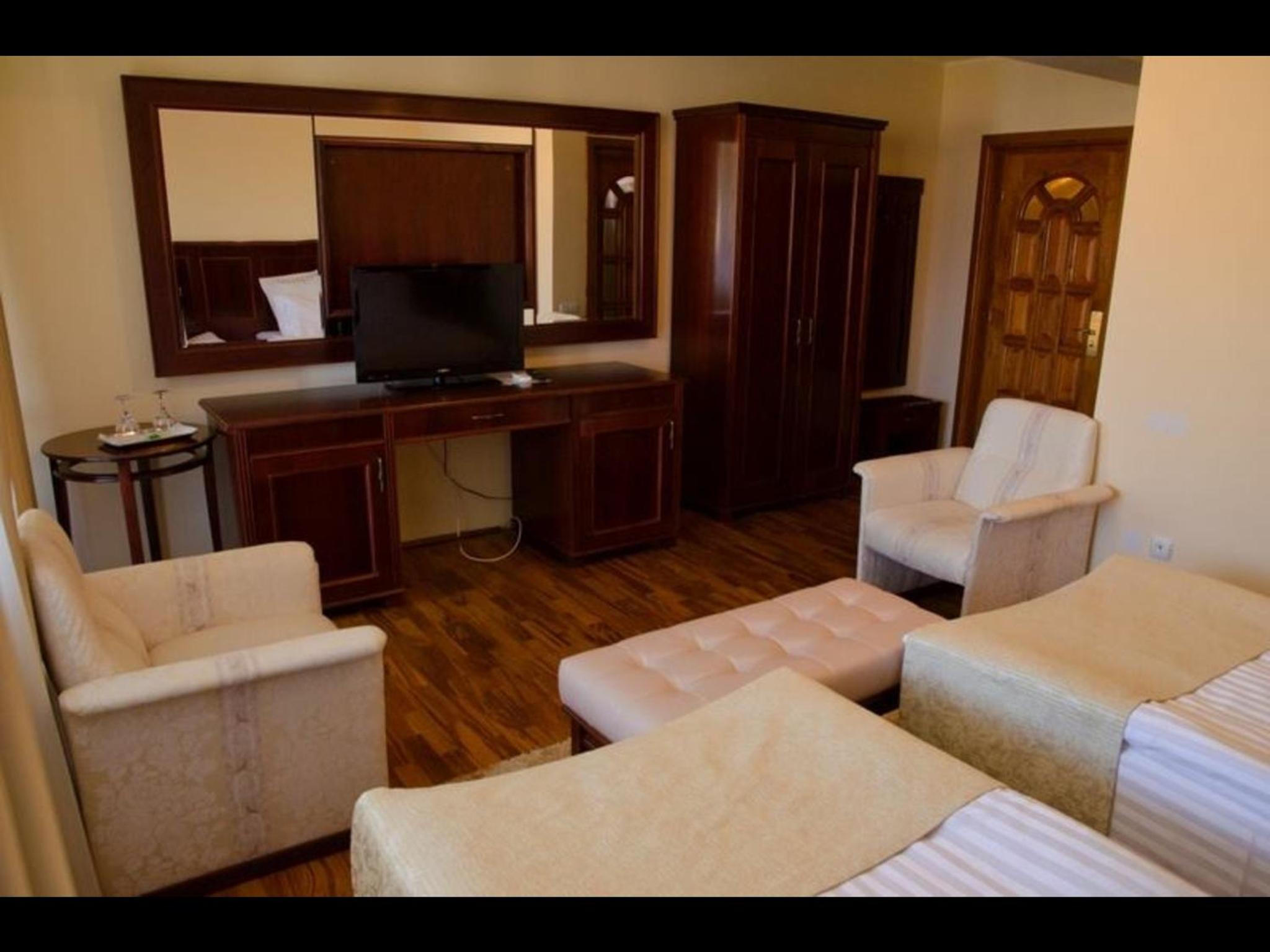 Twin Room - Photo 1