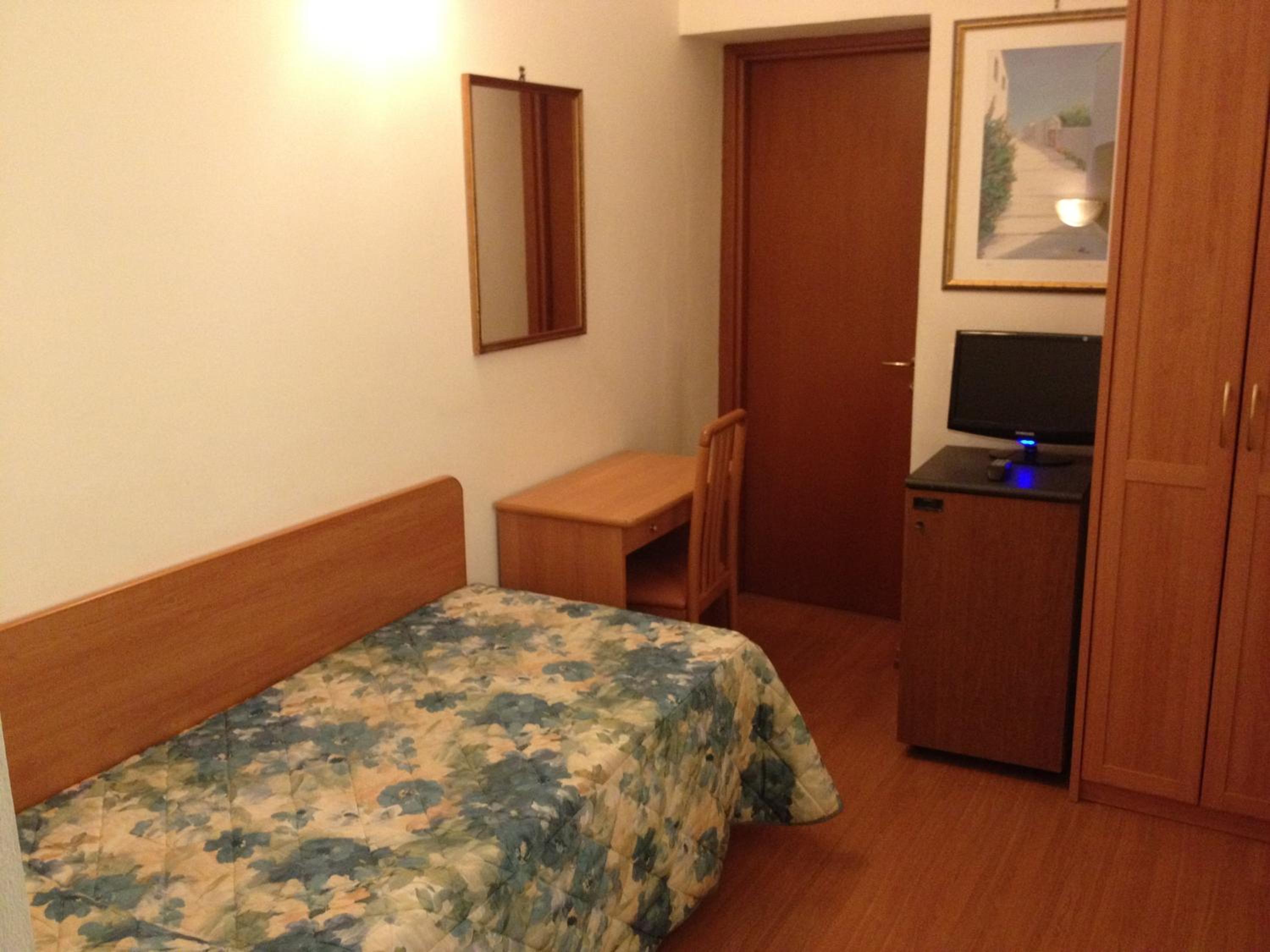 Single Room photo 3