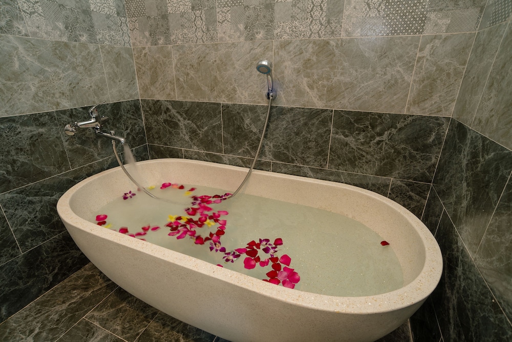 Deluxe Room, Balcony, Pool View - Photo 5