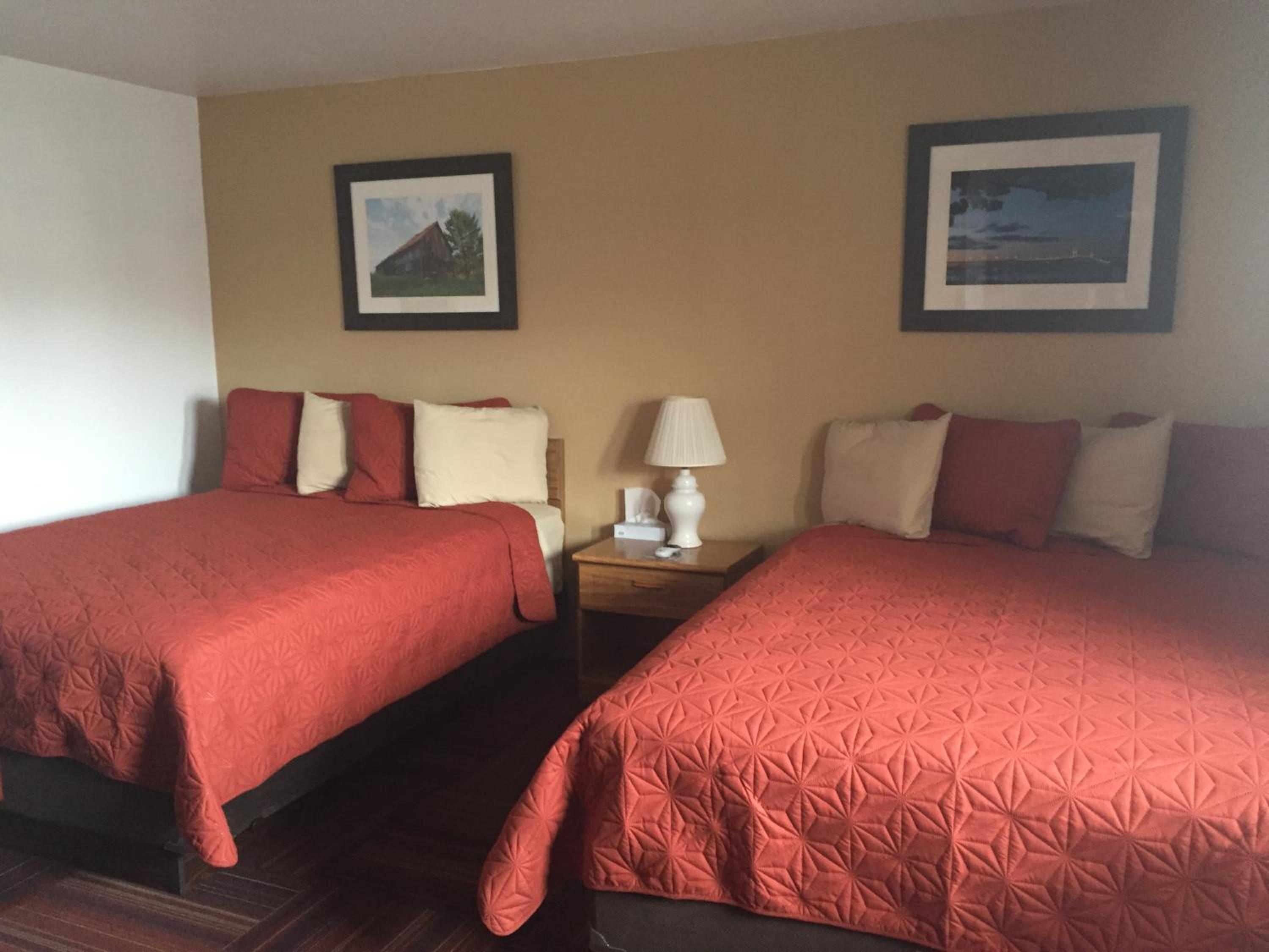 Standard Room - 2 Queen Beds - Photo 3