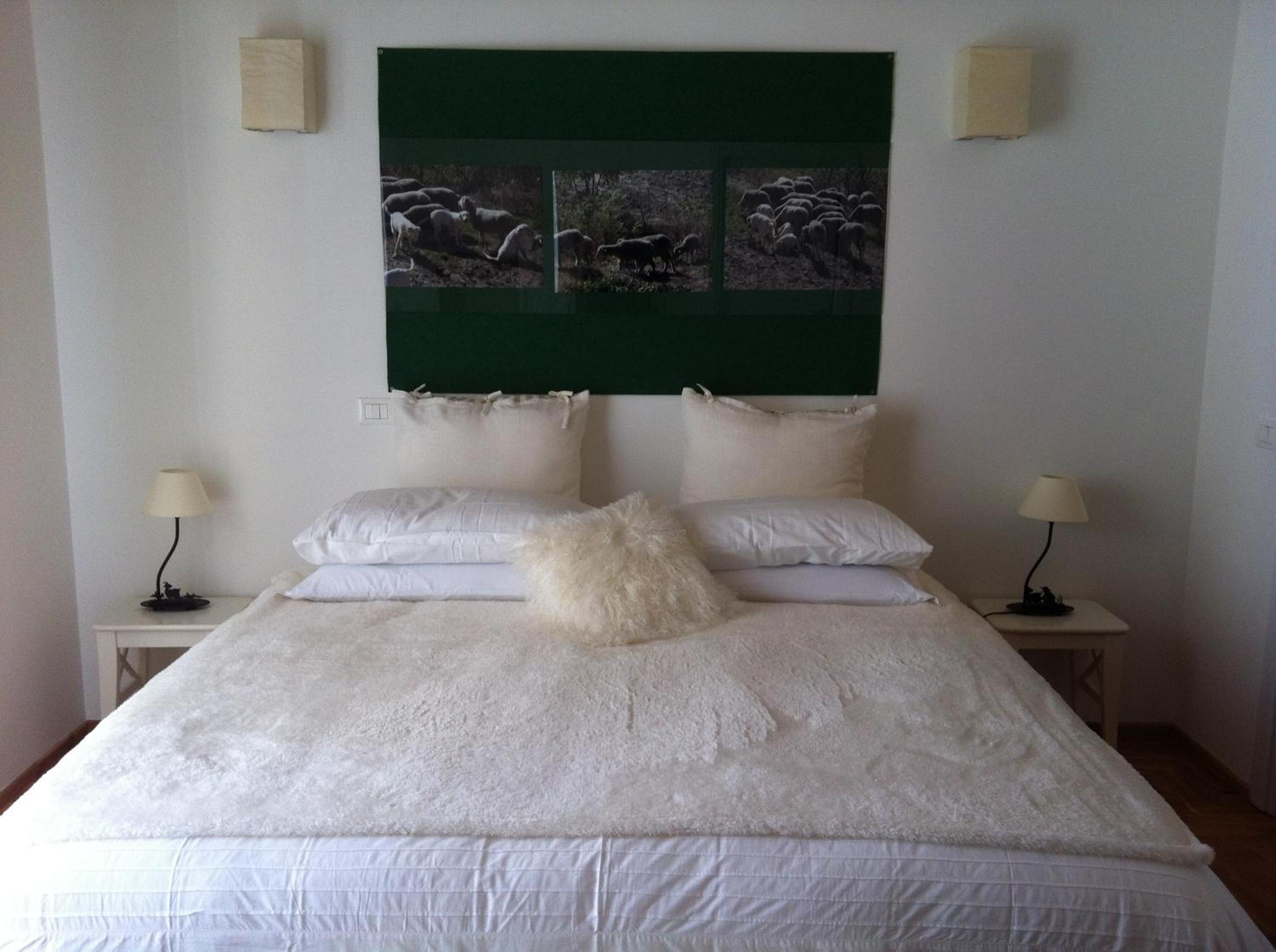 Double or Twin Room - Photo 3