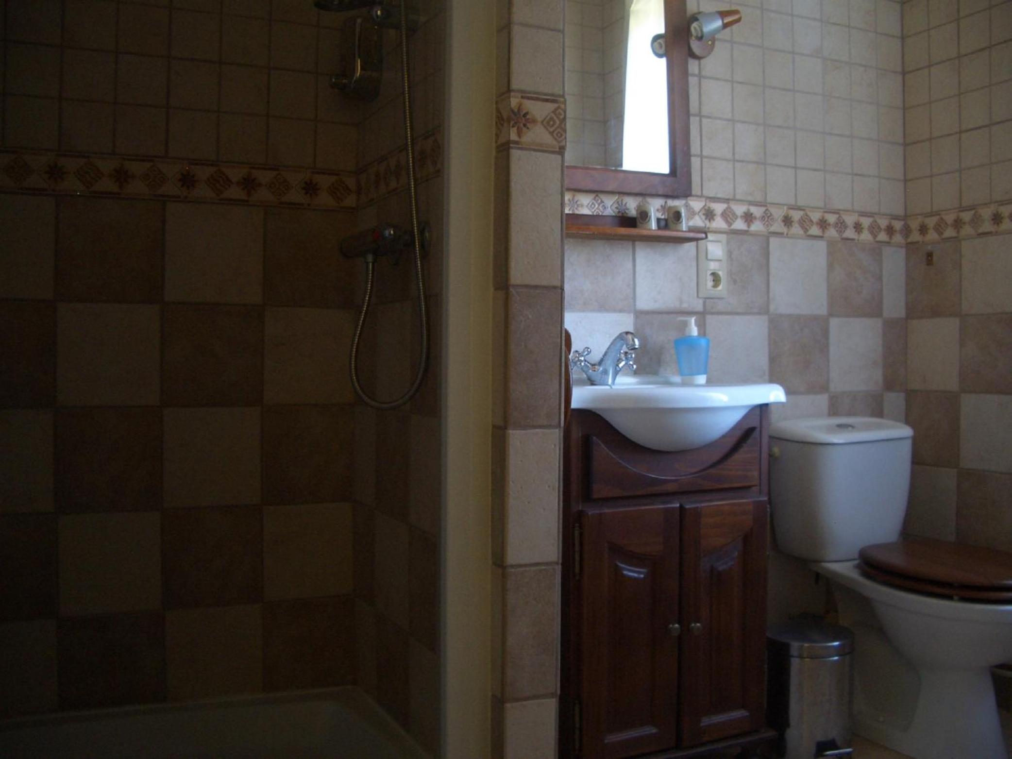 Double Room with Private Bathroom photo 3