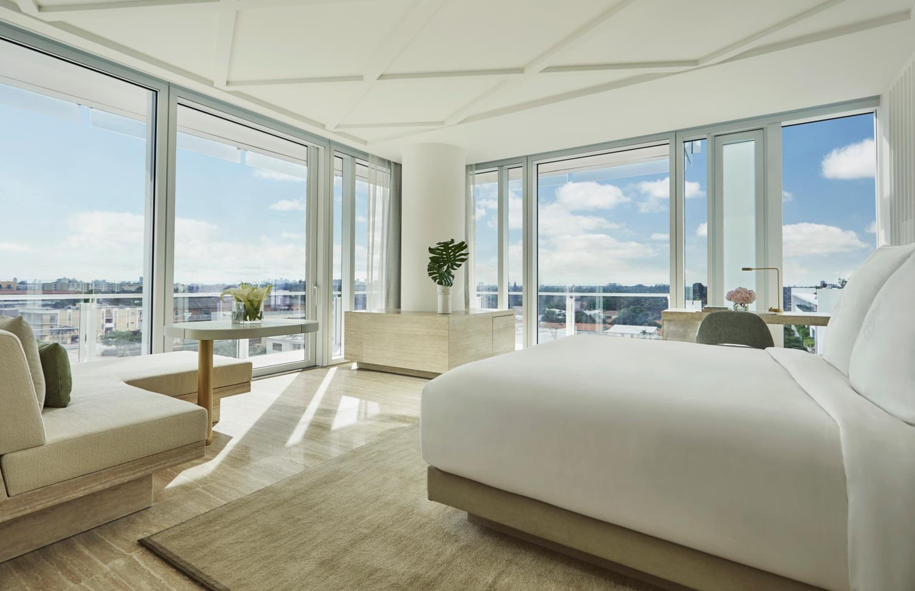Surfside Corner Room King