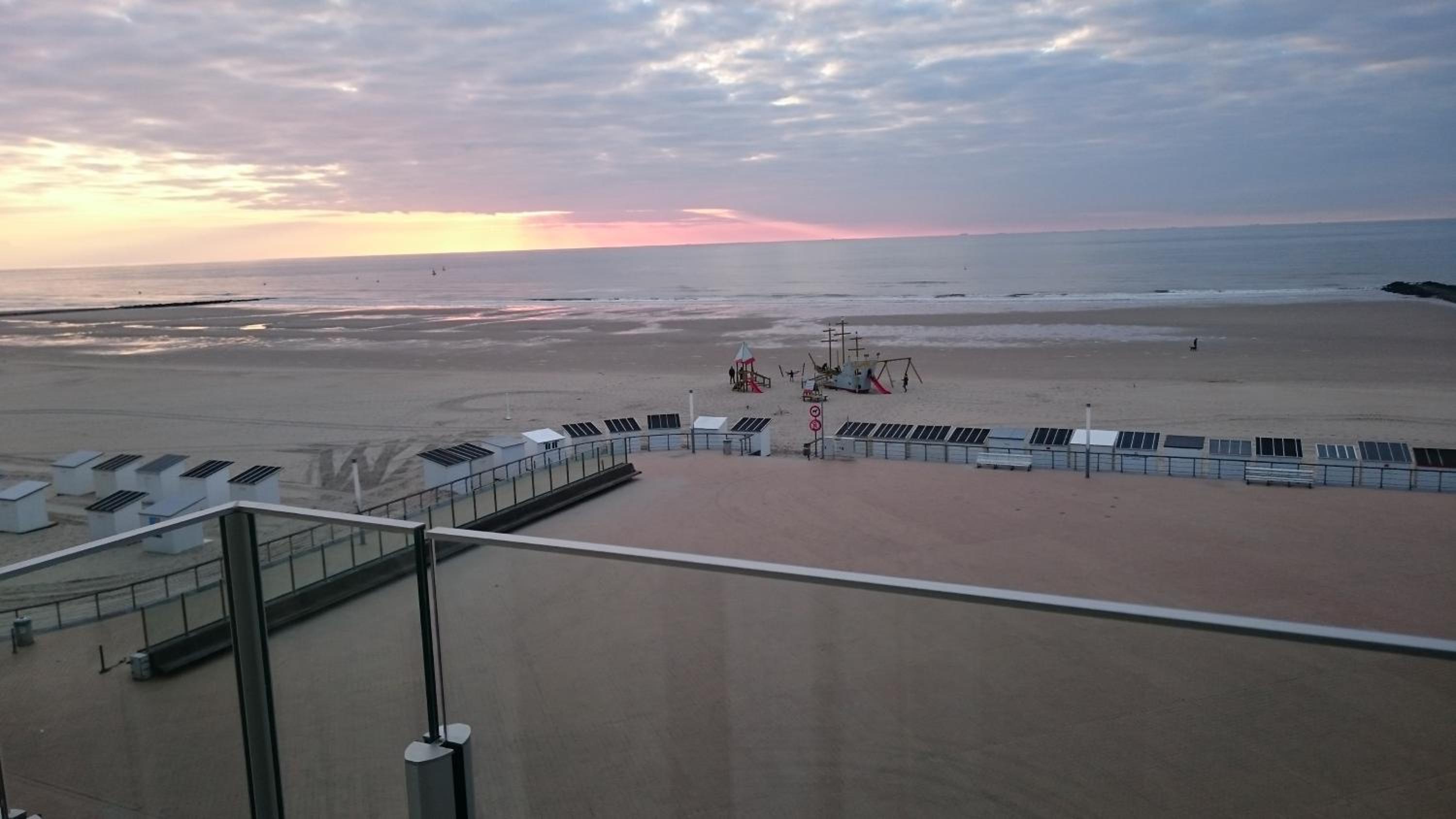 Apartment with Sea View - Photo 5