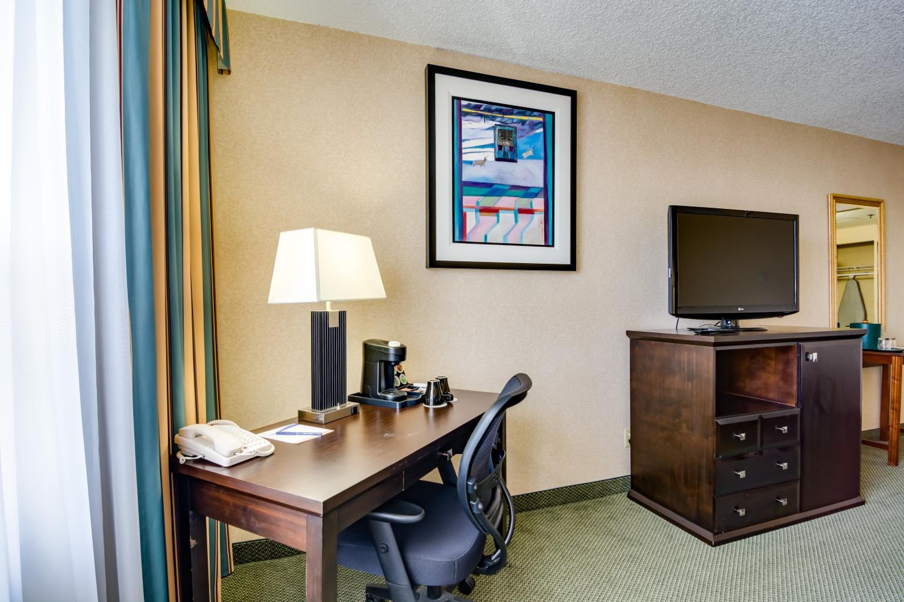 Standard King Room - Photo 6