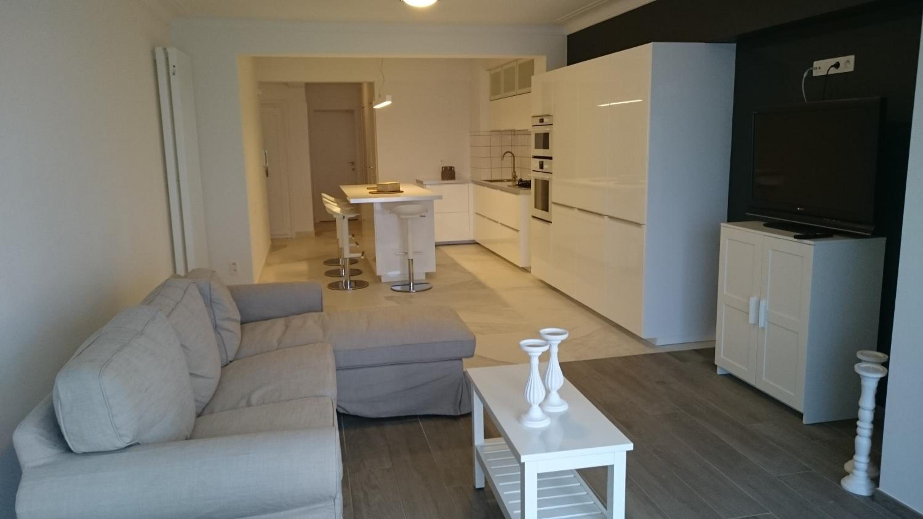 Apartment with Sea View - Photo 3