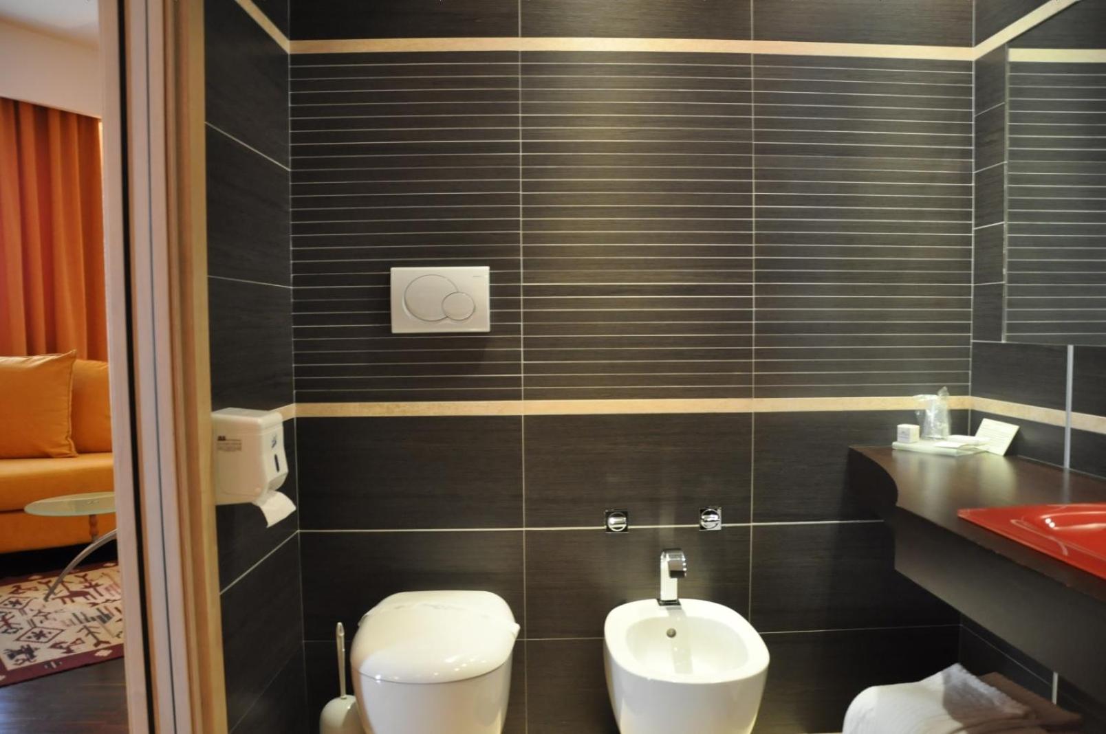 Superior Suite - Photo 6