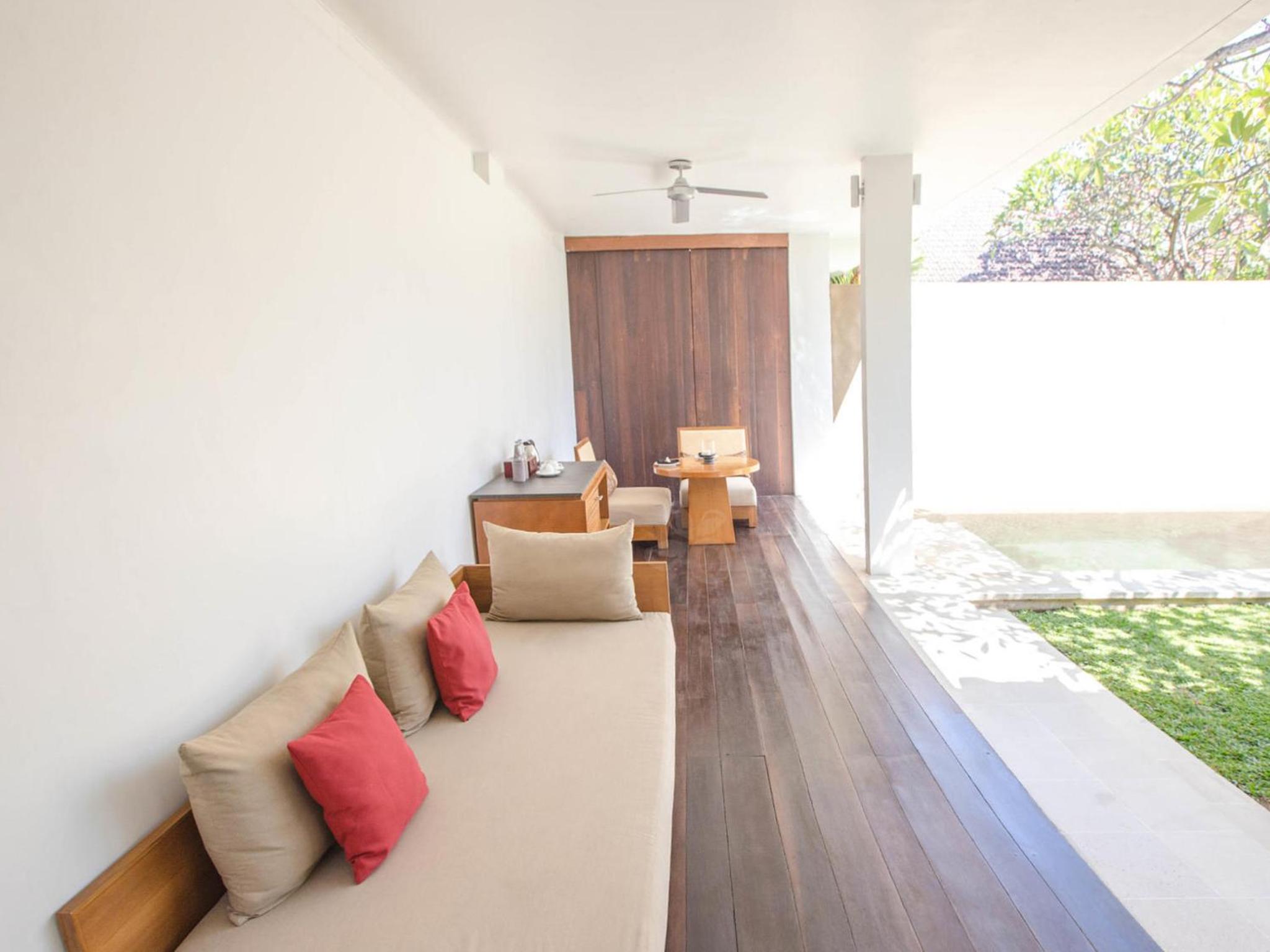 One-Bedroom Executive Pool Villa - Photo 11