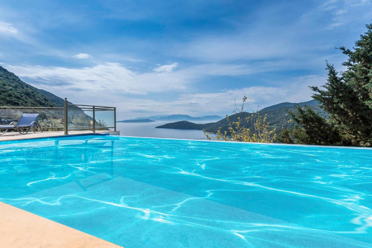 Villa with Sea View photo 1