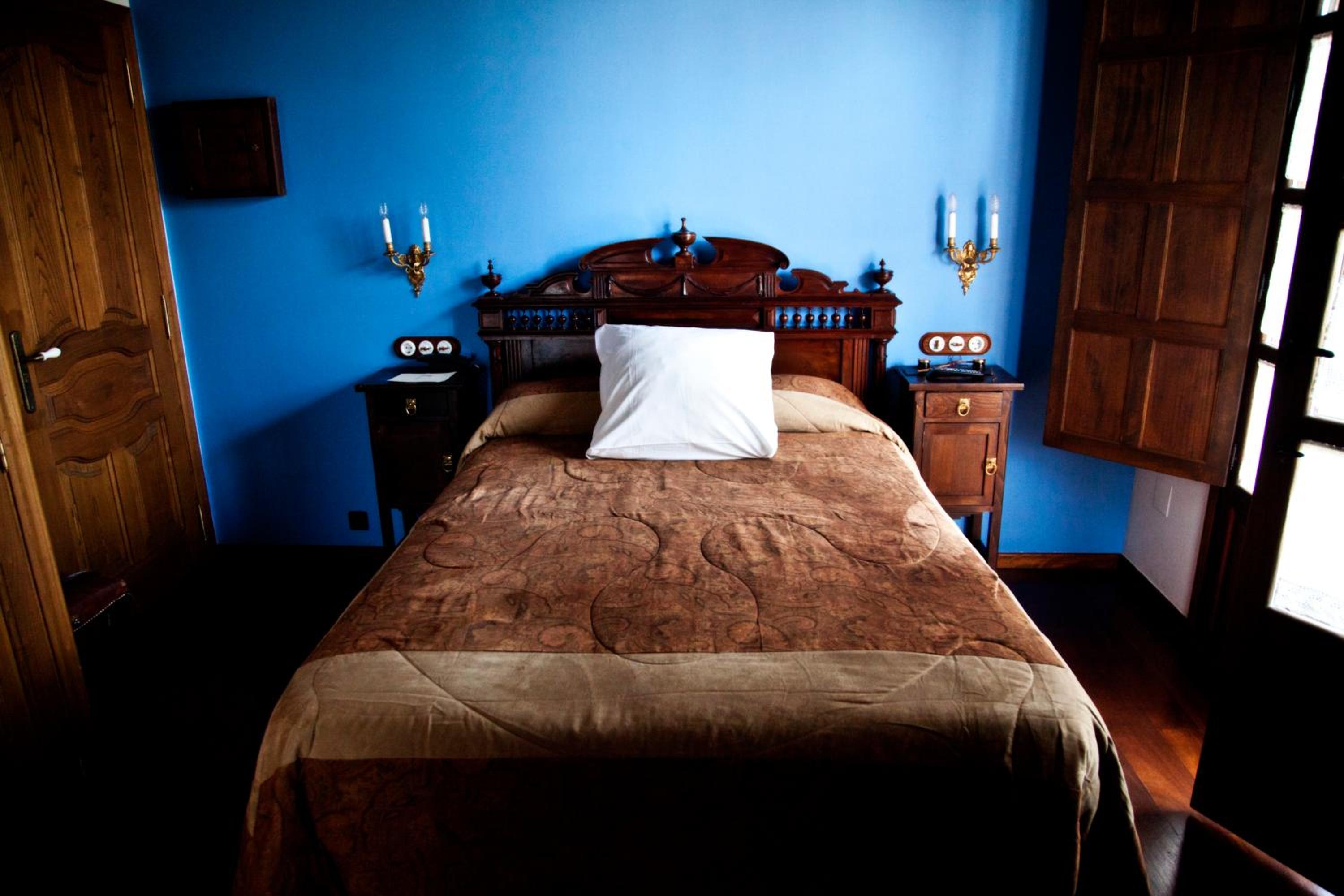 Twin Room - Photo 17
