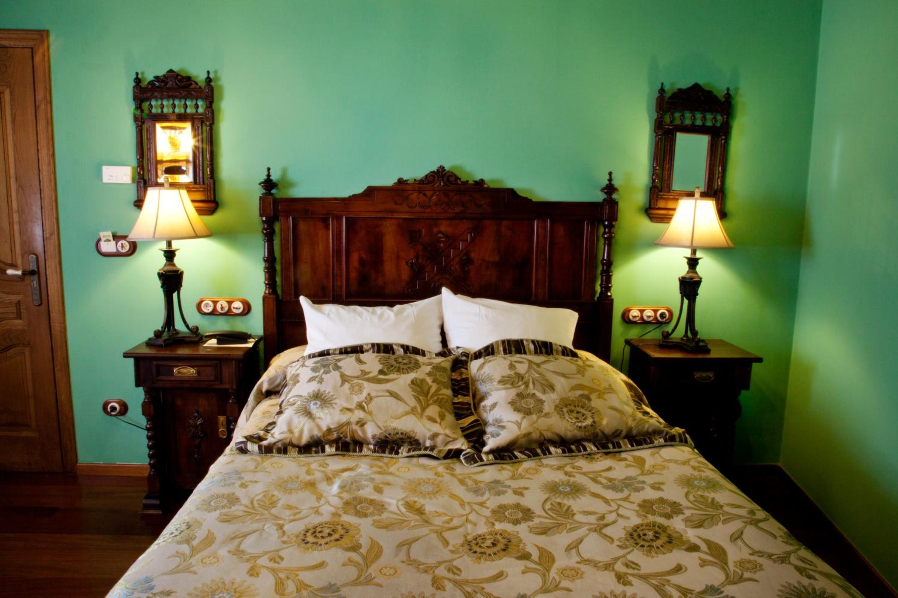 Twin Room - Photo 3