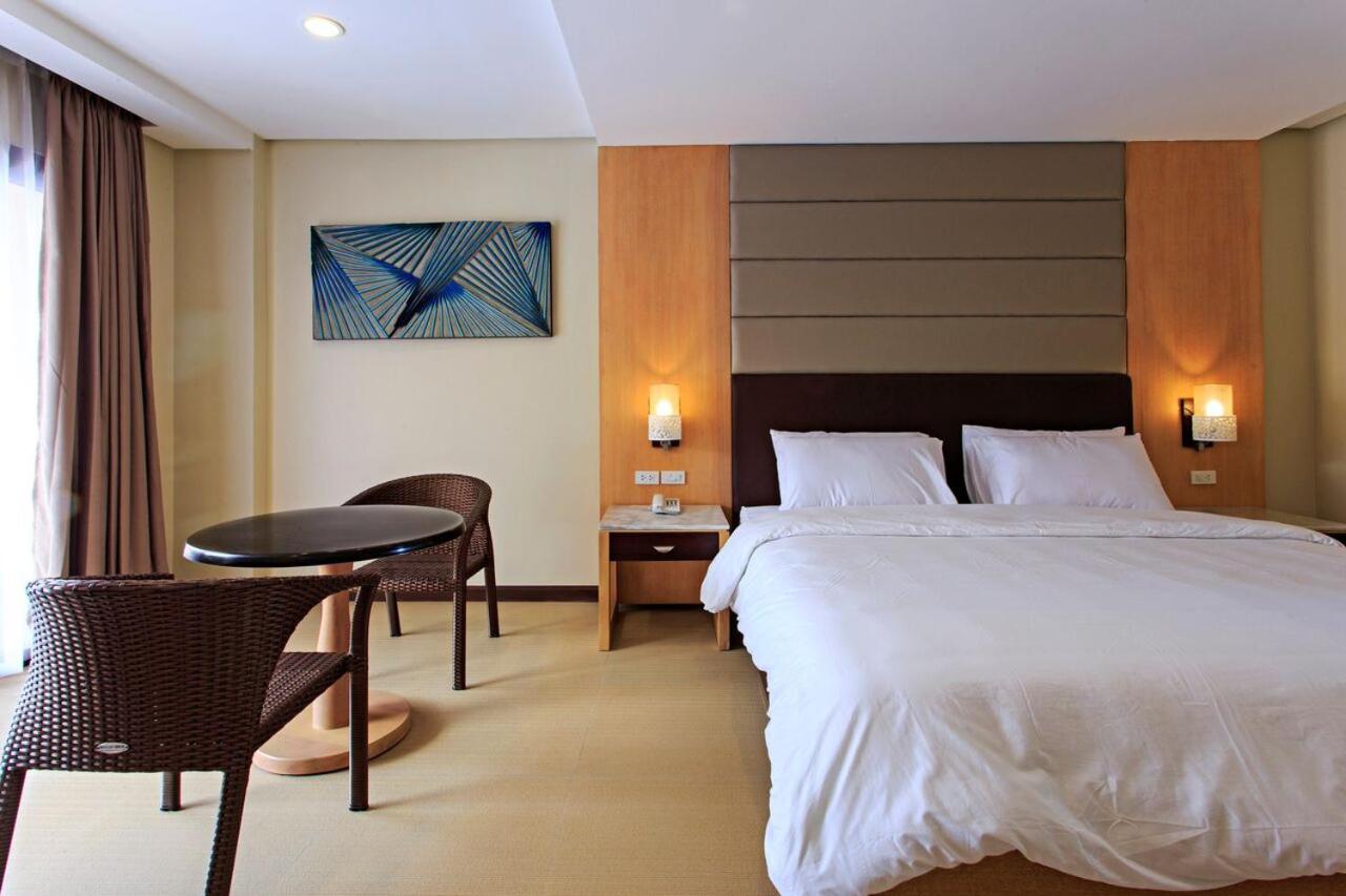 Superior King Room - Photo 3