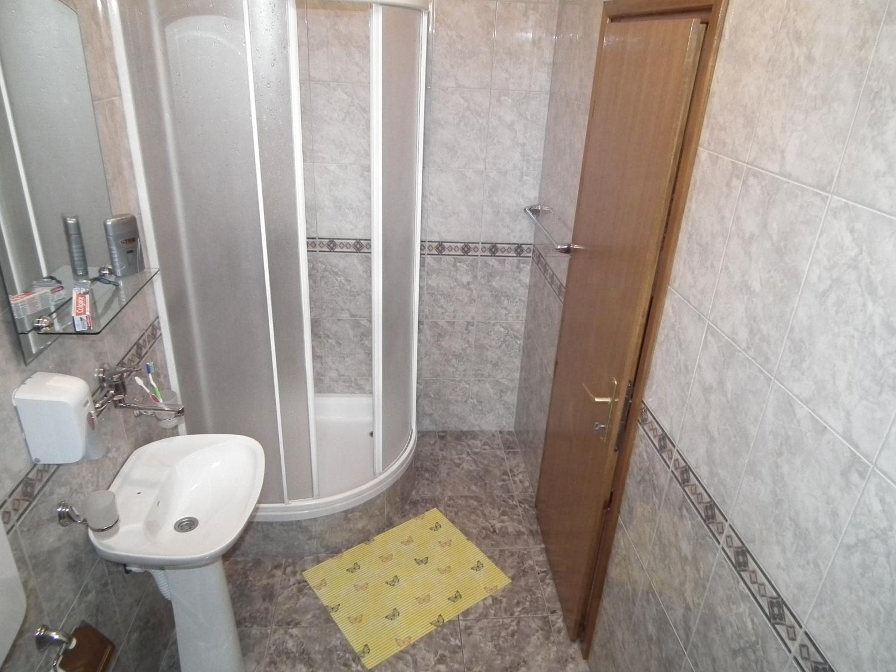 Double Room - Photo 5