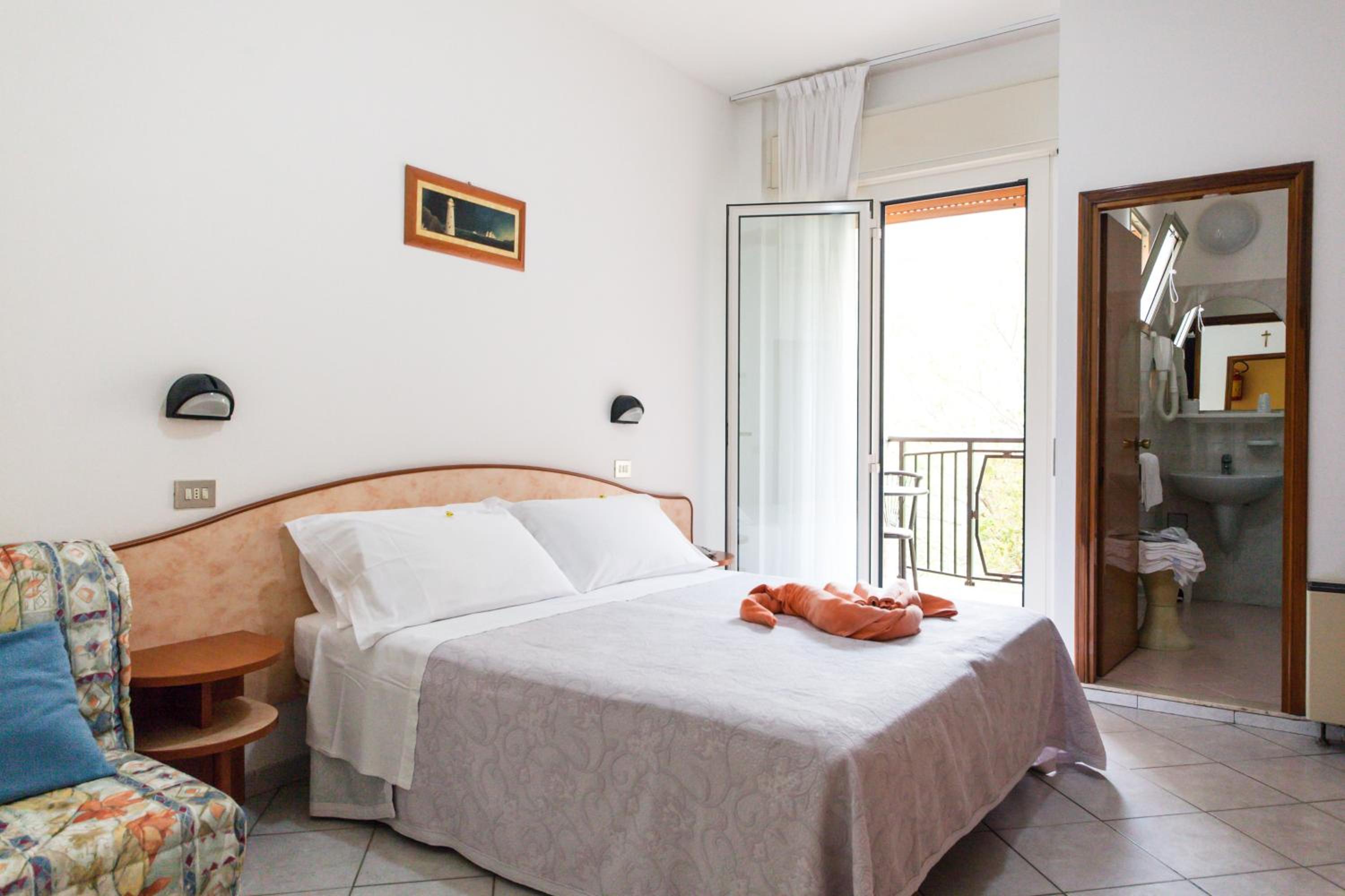 Triple Room with Beach Package photo 2