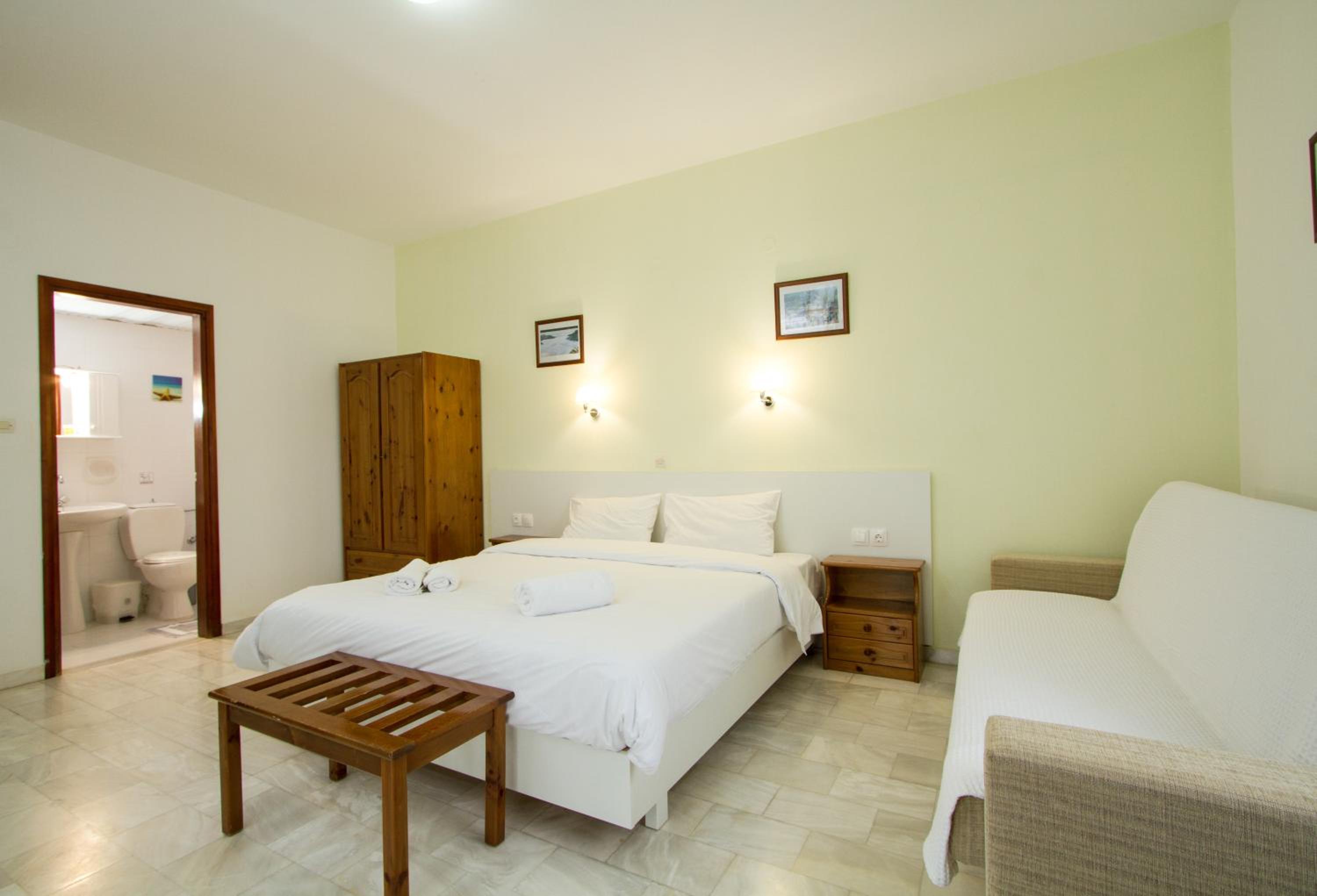 Standard Room photo 2
